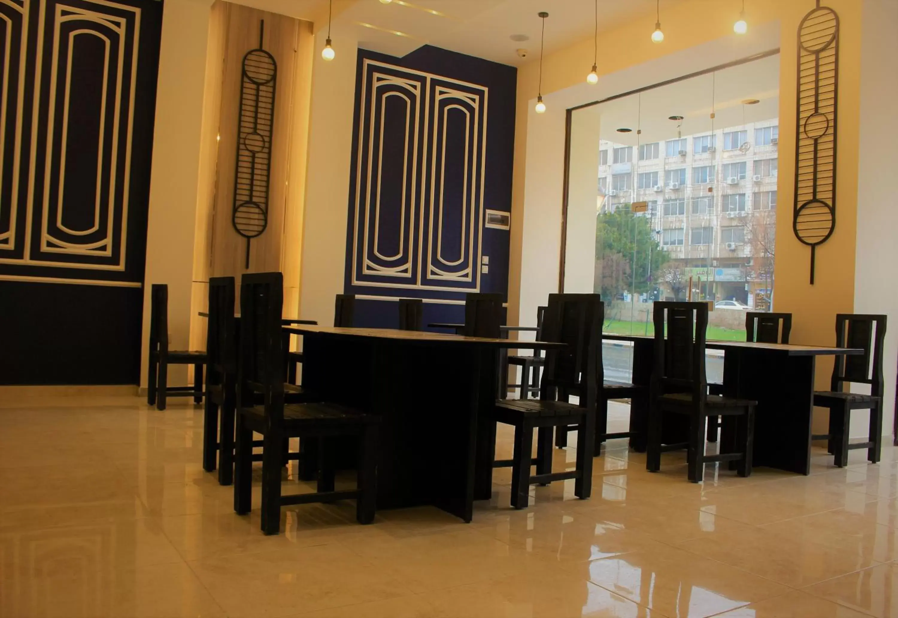 Restaurant/places to eat in New MerryLand Hotel Restaurant/places to eat in New MerryLand Hotel