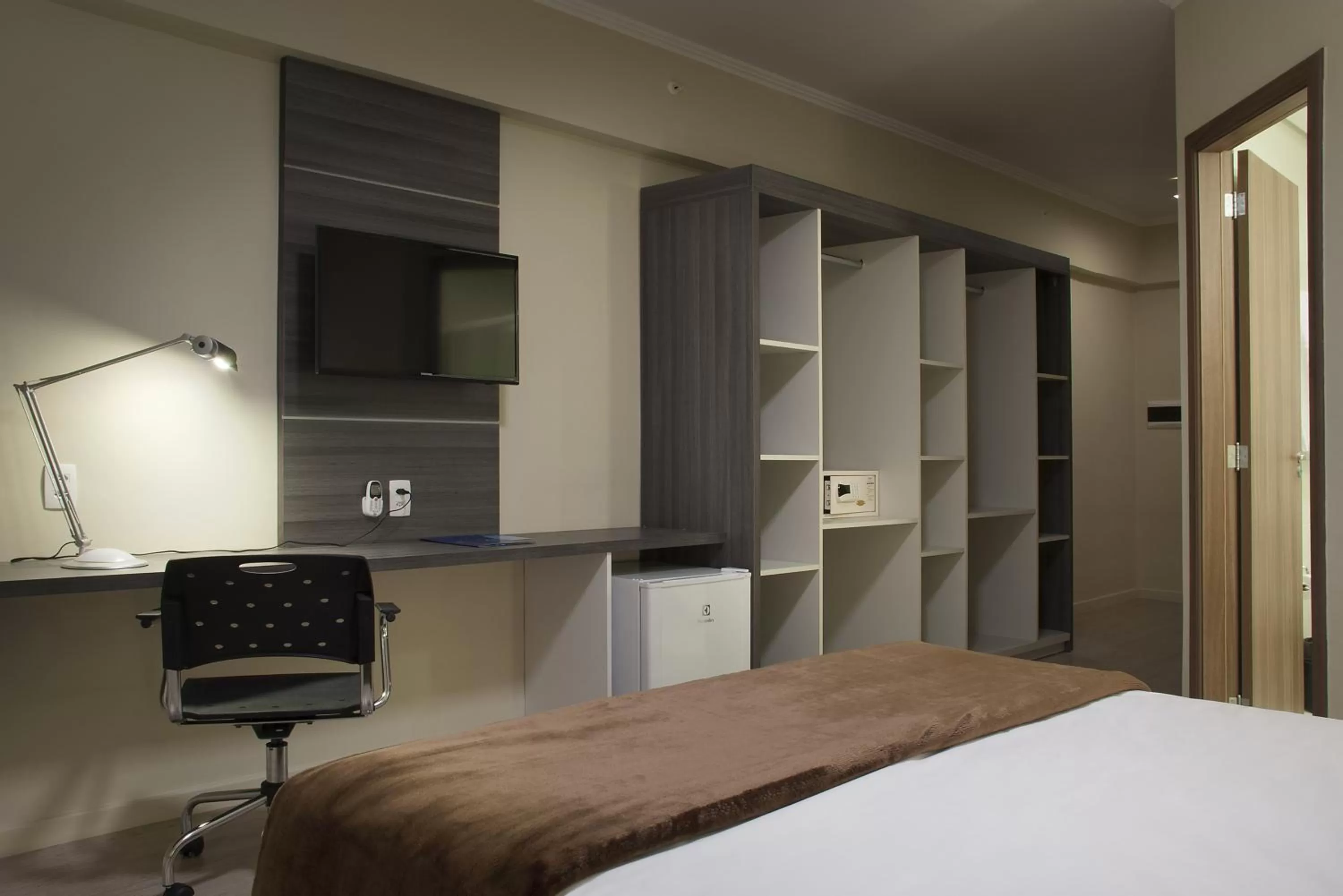 Decorative detail, Bed in Master Express Dom Pedro II - próximo ao Consulado Americano e Aeroporto