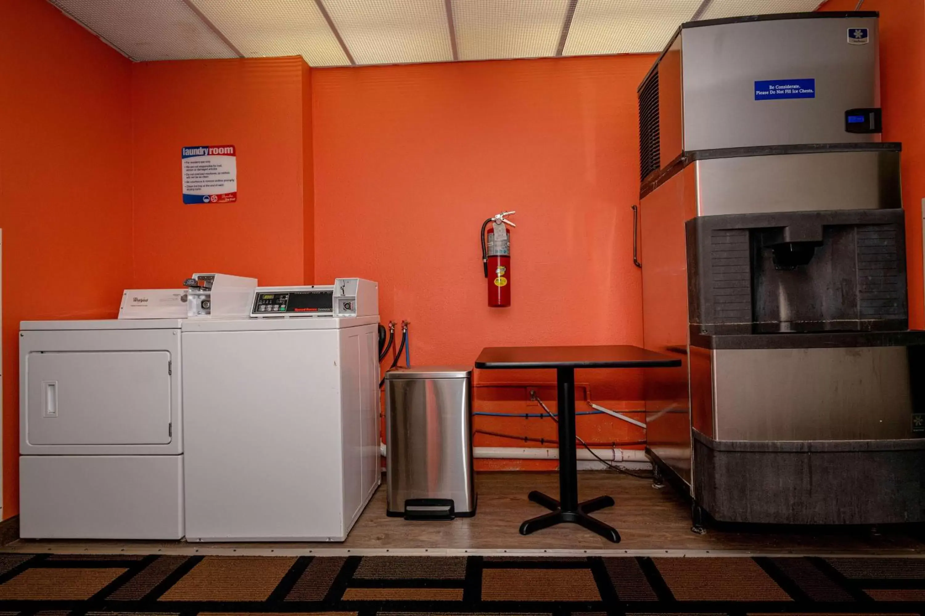 On site, Kitchen/Kitchenette in Motel 6-Lincoln, NE