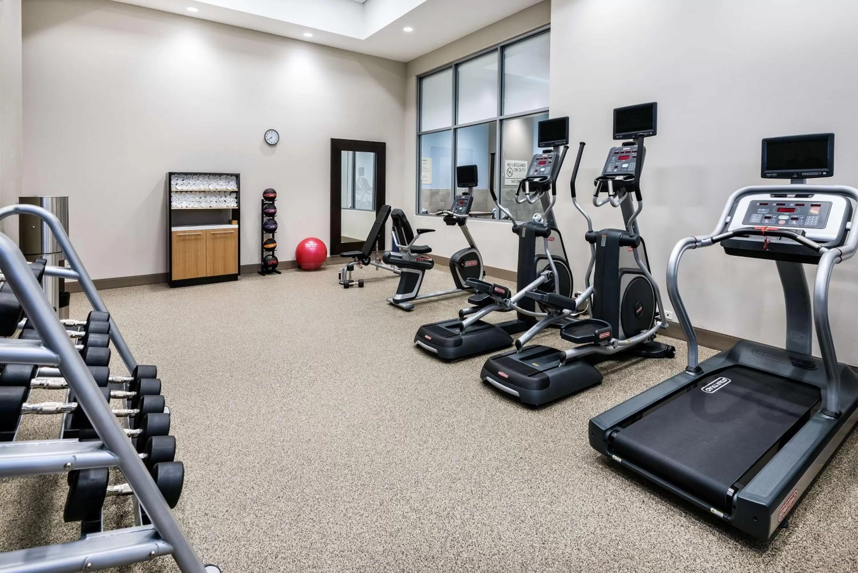 Fitness centre/facilities in Embassy Suites By Hilton College Station