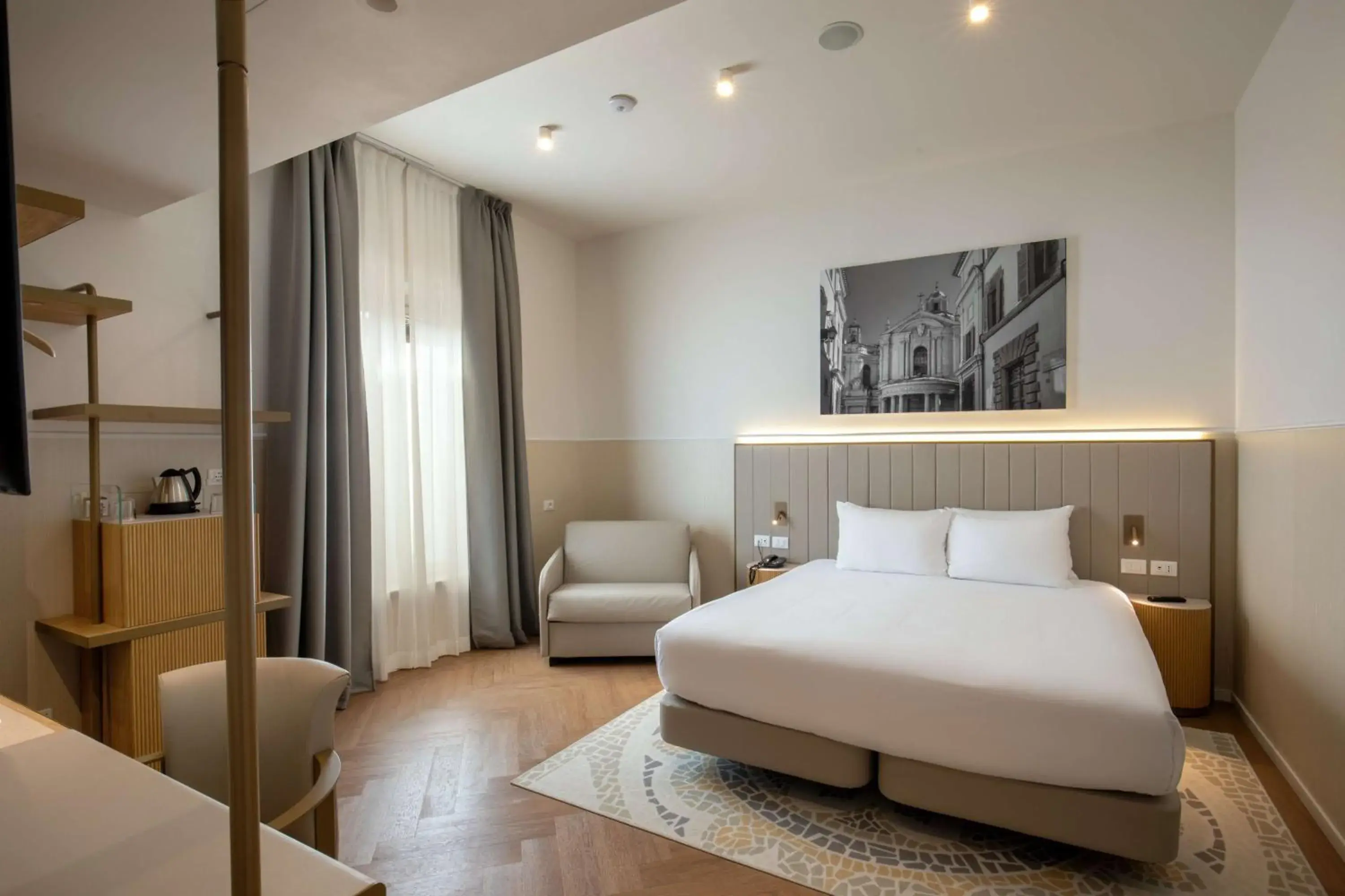 Bed in Cosmopolita Hotel Rome, Tapestry Collection by Hilton