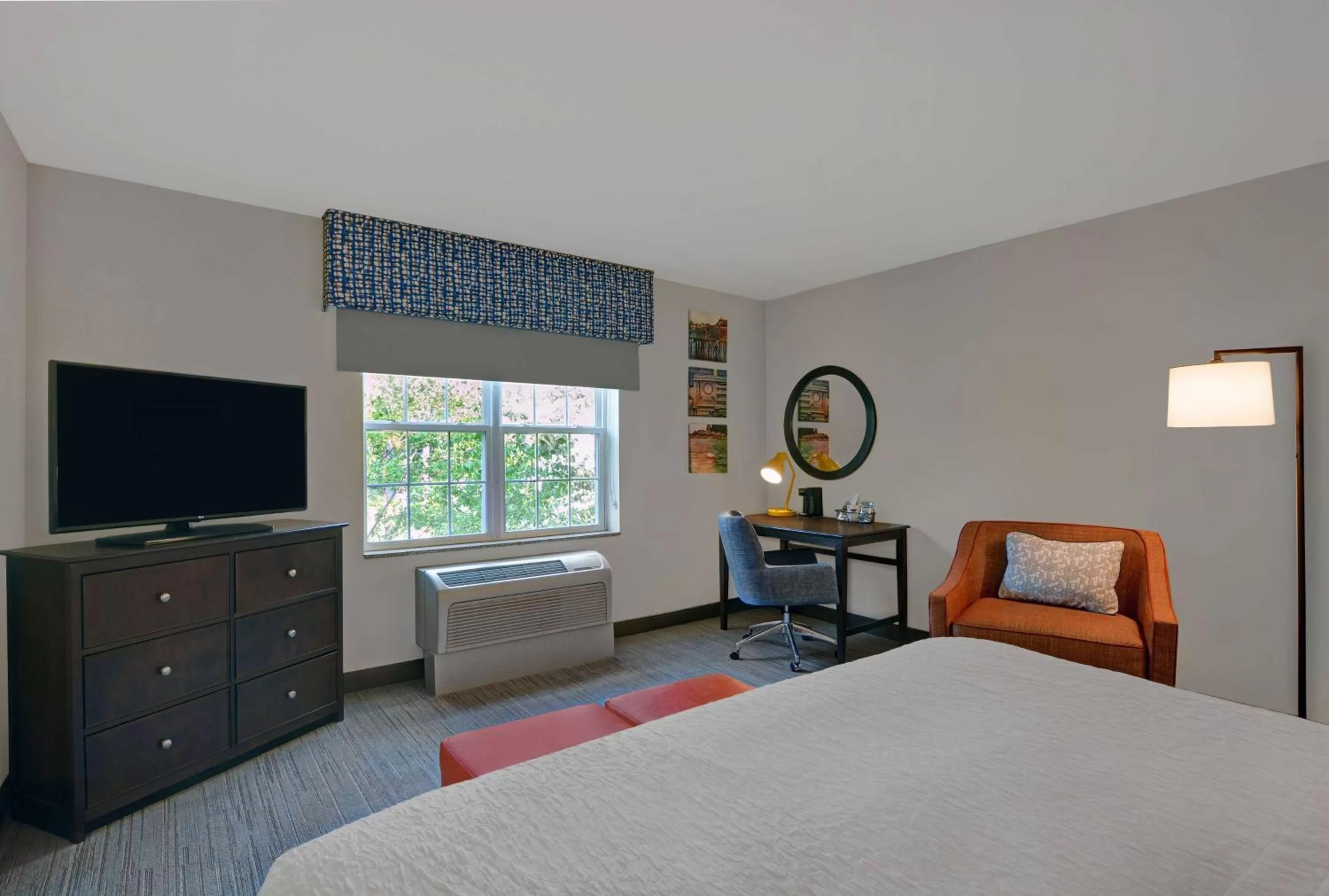 Bed in Hampton Inn Bath - Brunswick Area , ME