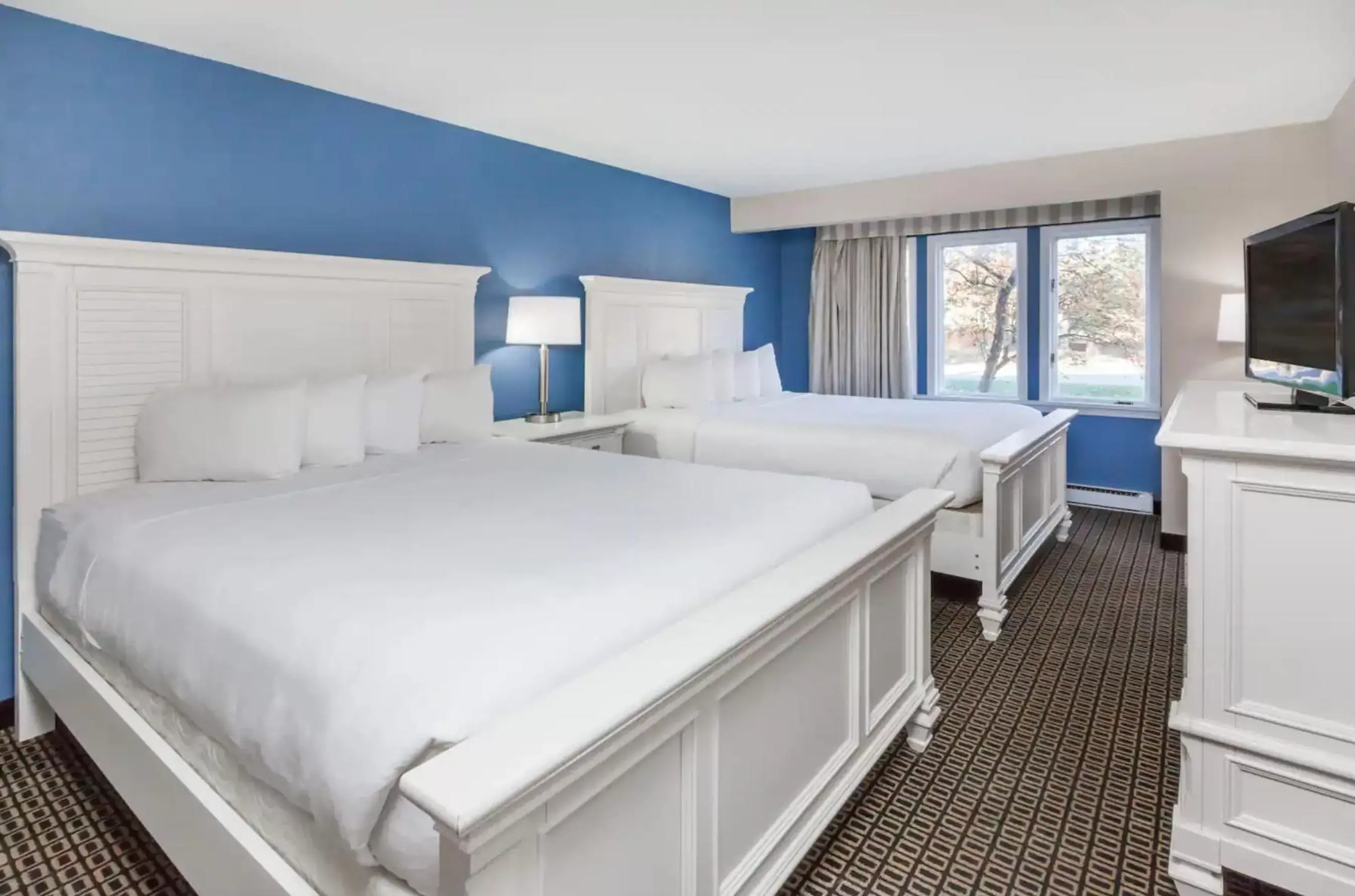 TV and multimedia, Bed in Travelodge by Wyndham Traverse City MI