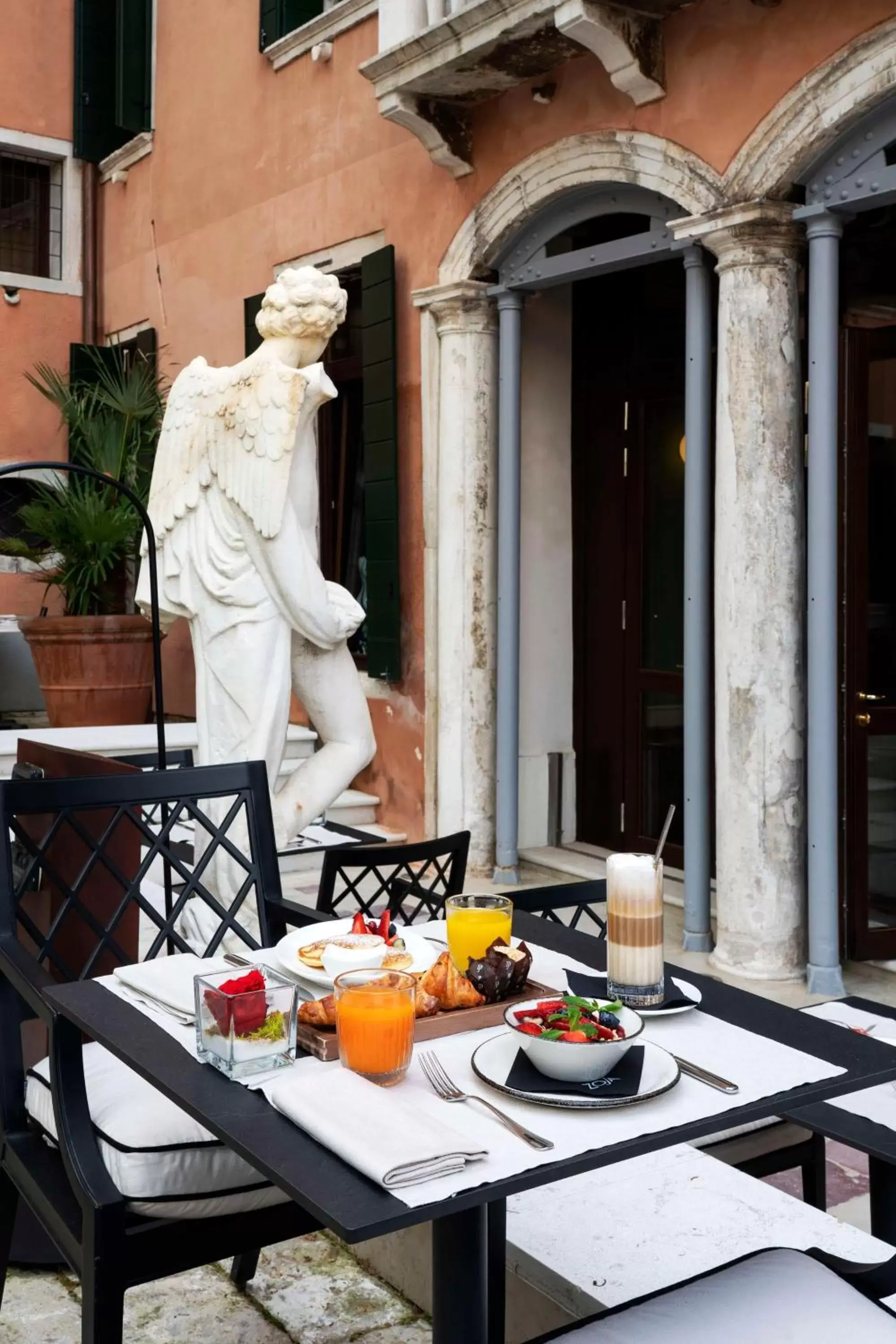 Breakfast in Radisson Collection Hotel, Palazzo Nani Venice