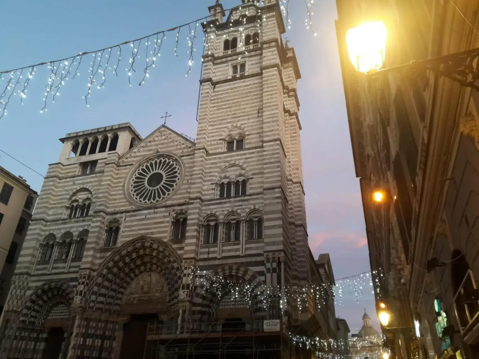 Nearby landmark, Property Building in Hotel De Ville