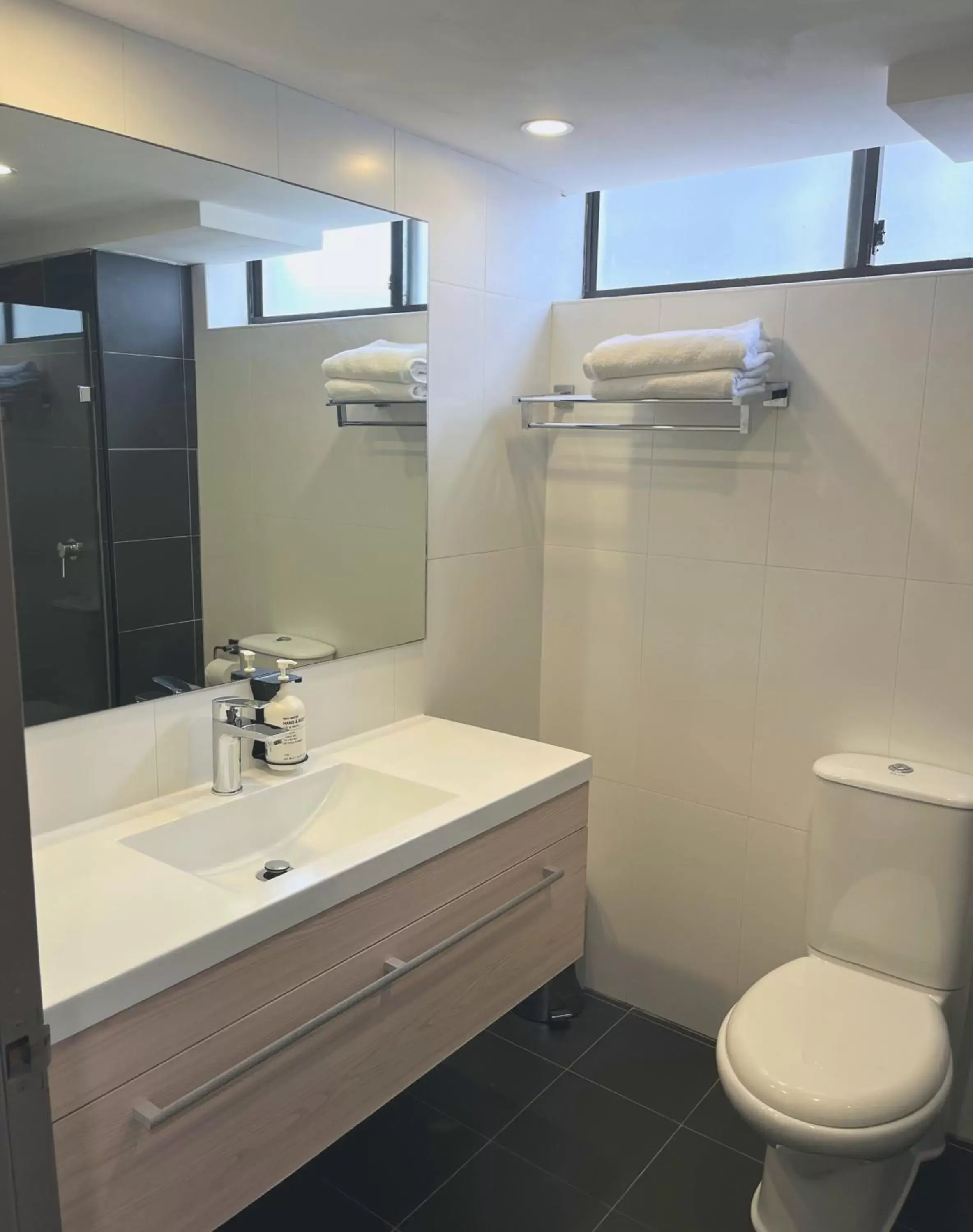 Toilet, Bathroom in Central Studio Hotel Sydney