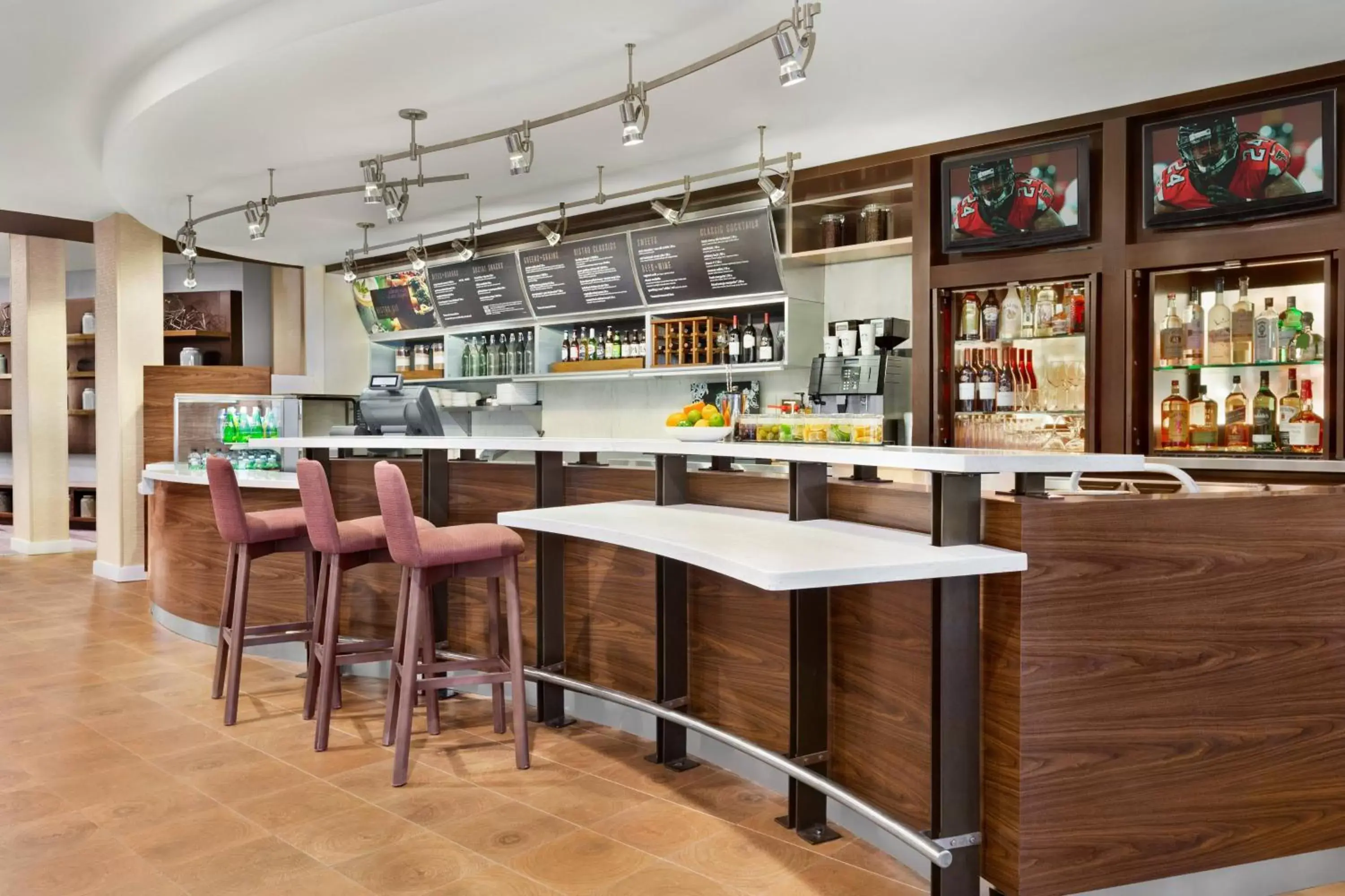 Restaurant/places to eat, Kitchen/Kitchenette in Courtyard by Marriott Sacramento Folsom