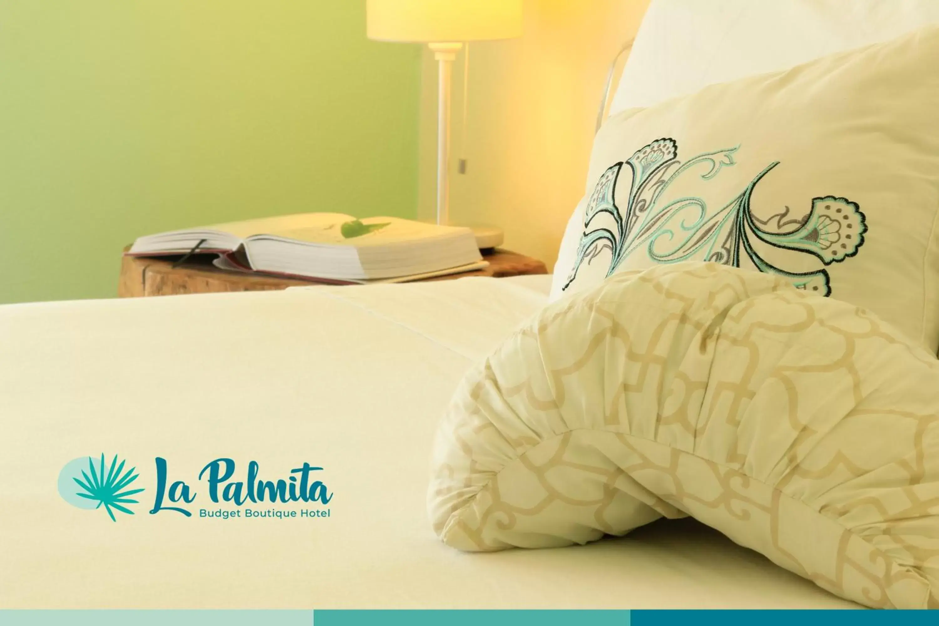 Decorative detail, Bed in La Palmita Budget Boutique Hotel