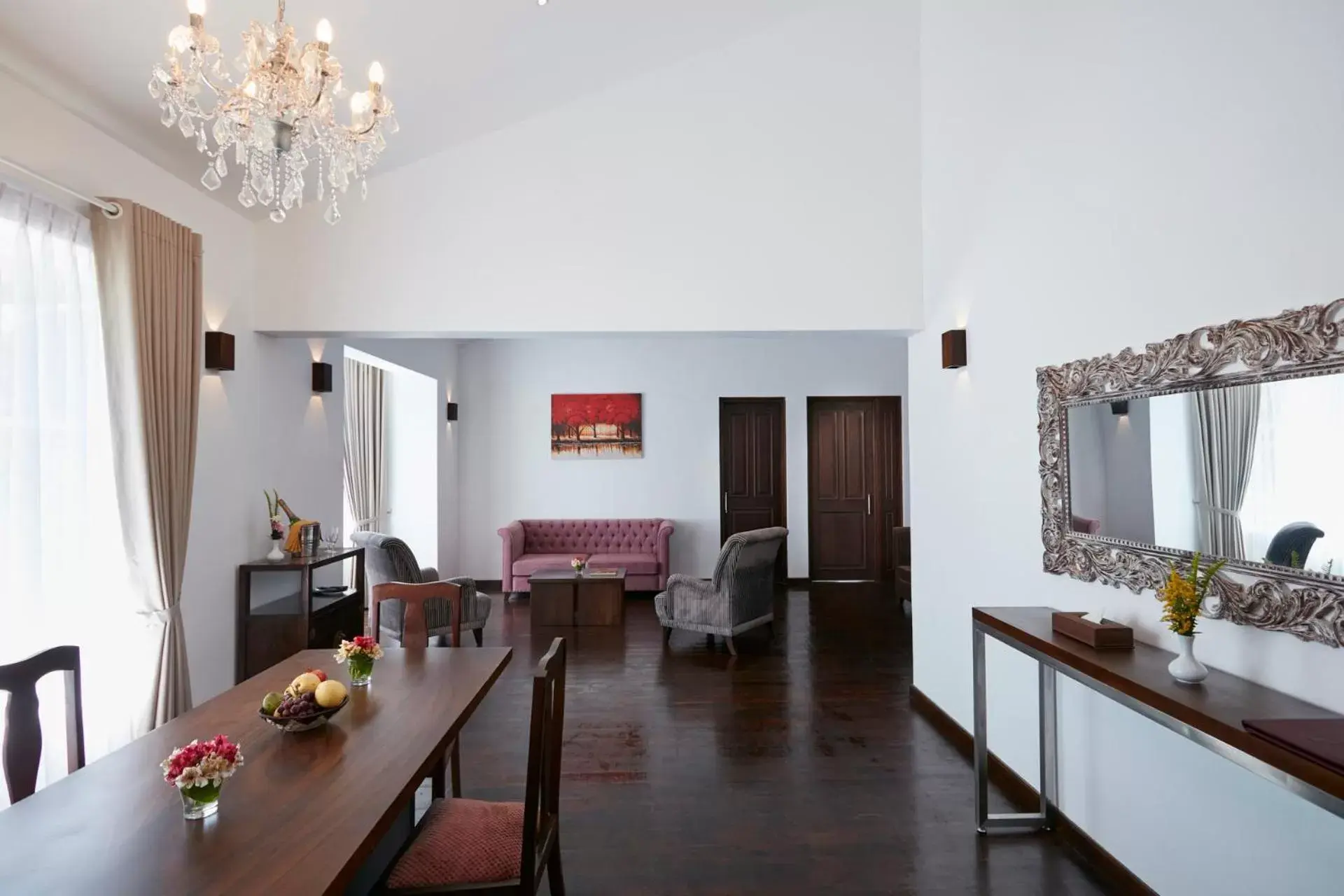 Bed, Dining Area in Galway Heights Hotel