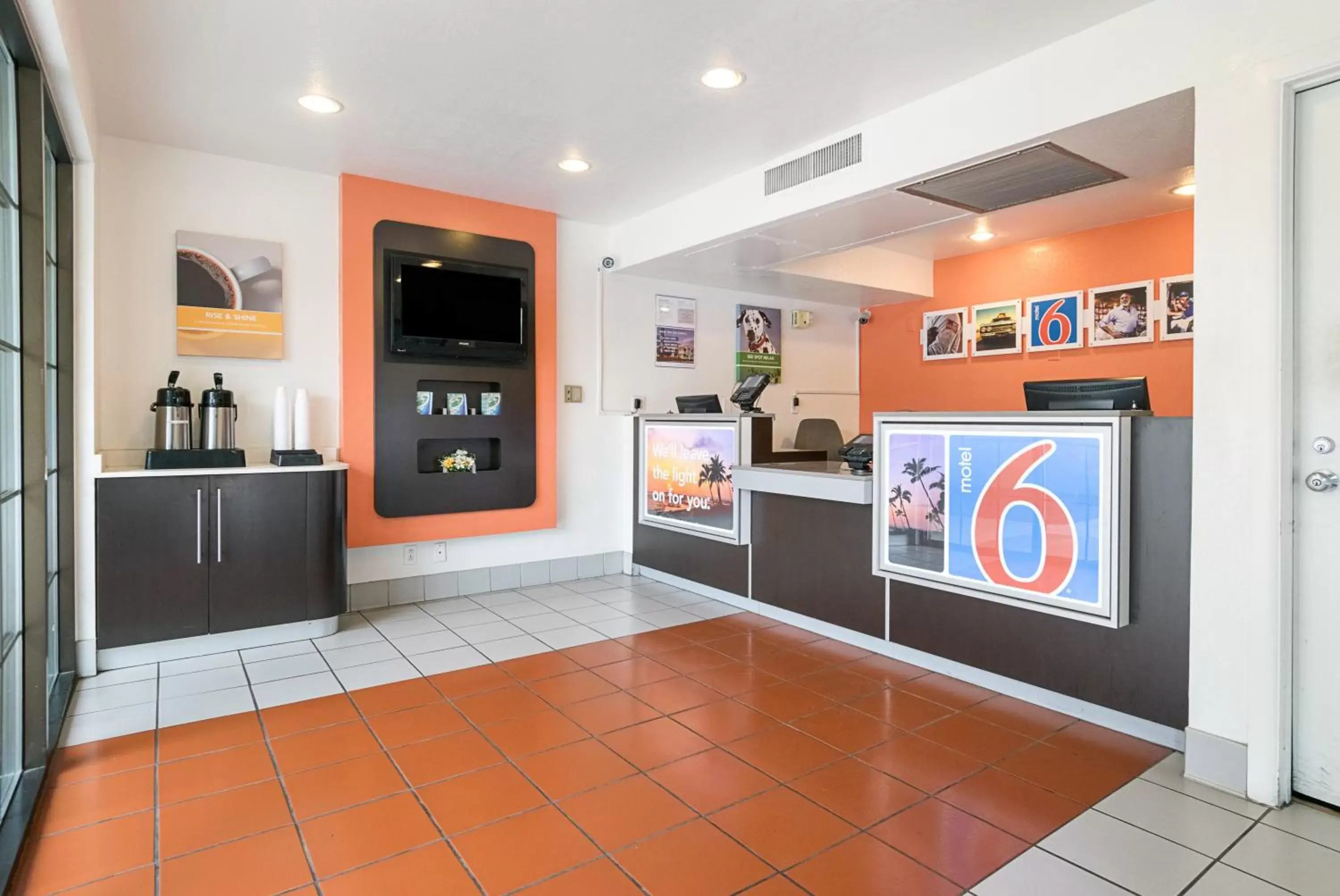 Lobby or reception, Lobby/Reception in Motel 6-Carpinteria, CA - Santa Barbara - South