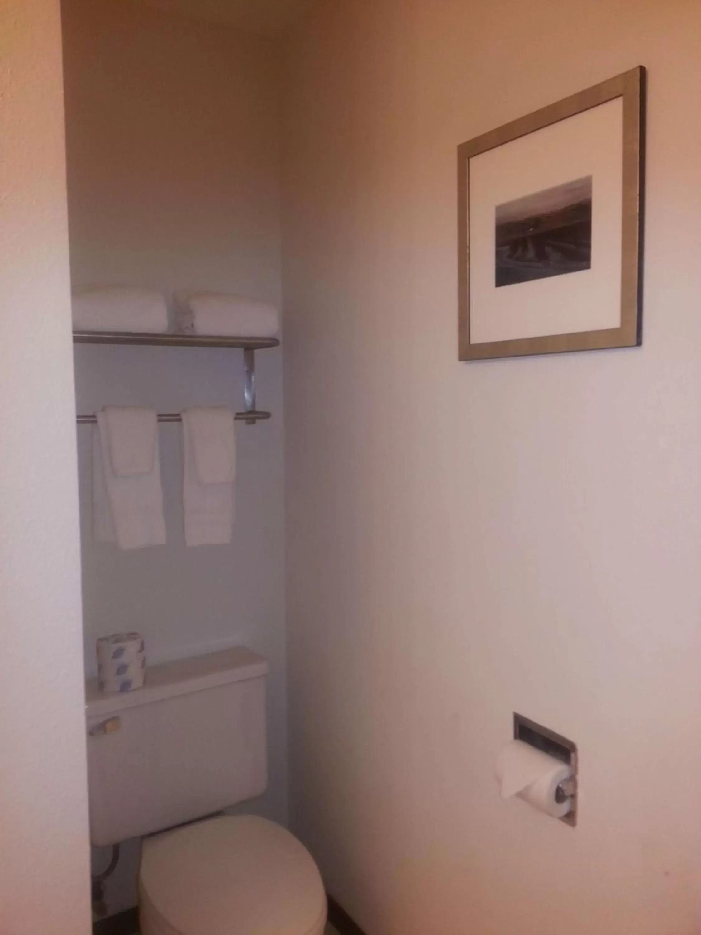 Bathroom in Harlan Inn and Suites