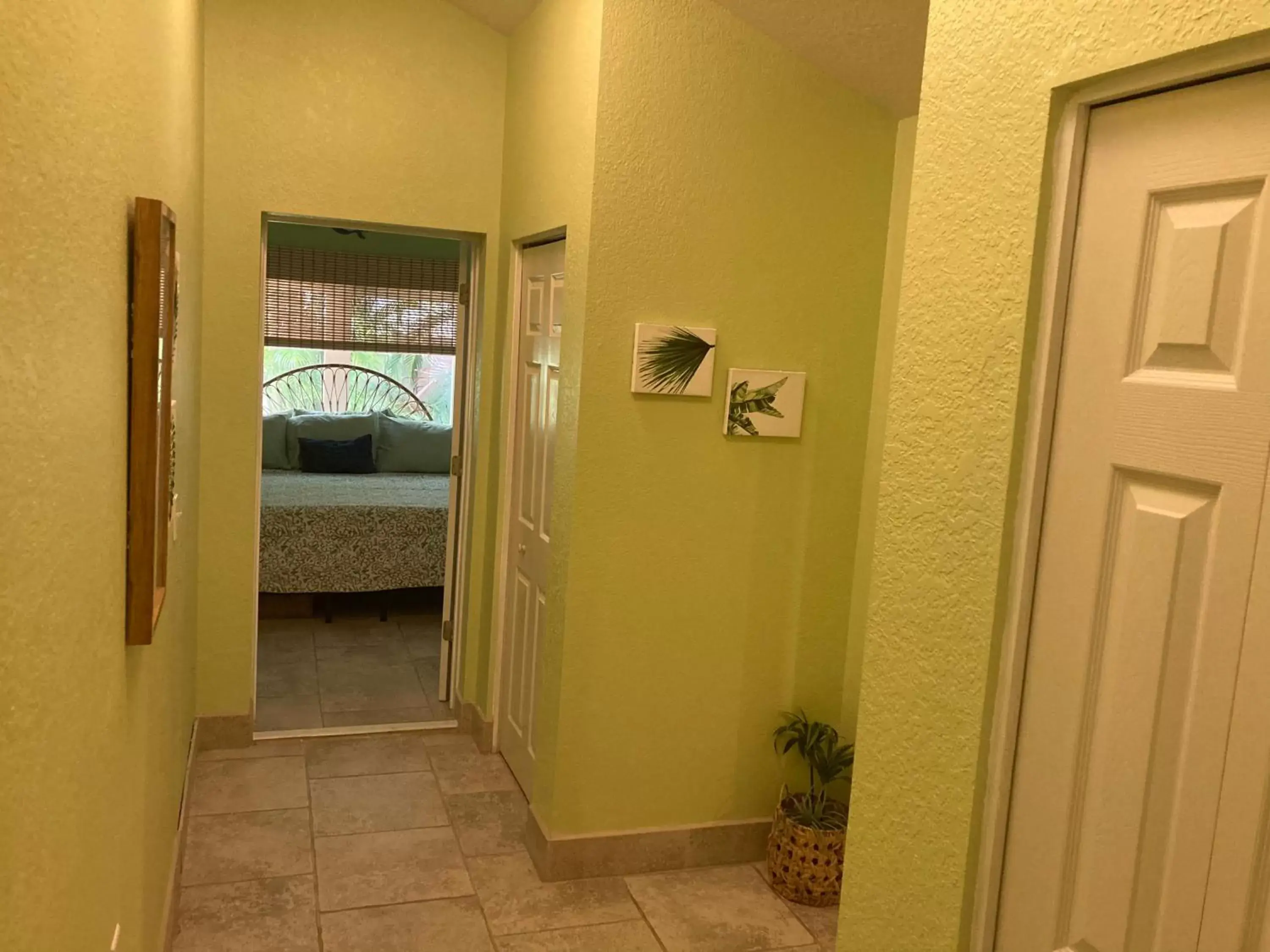 Bathroom in 3Gulls Inn Ozona-Boutique Hotel-Steps from Restaurants & Brewery-Pet Friendly