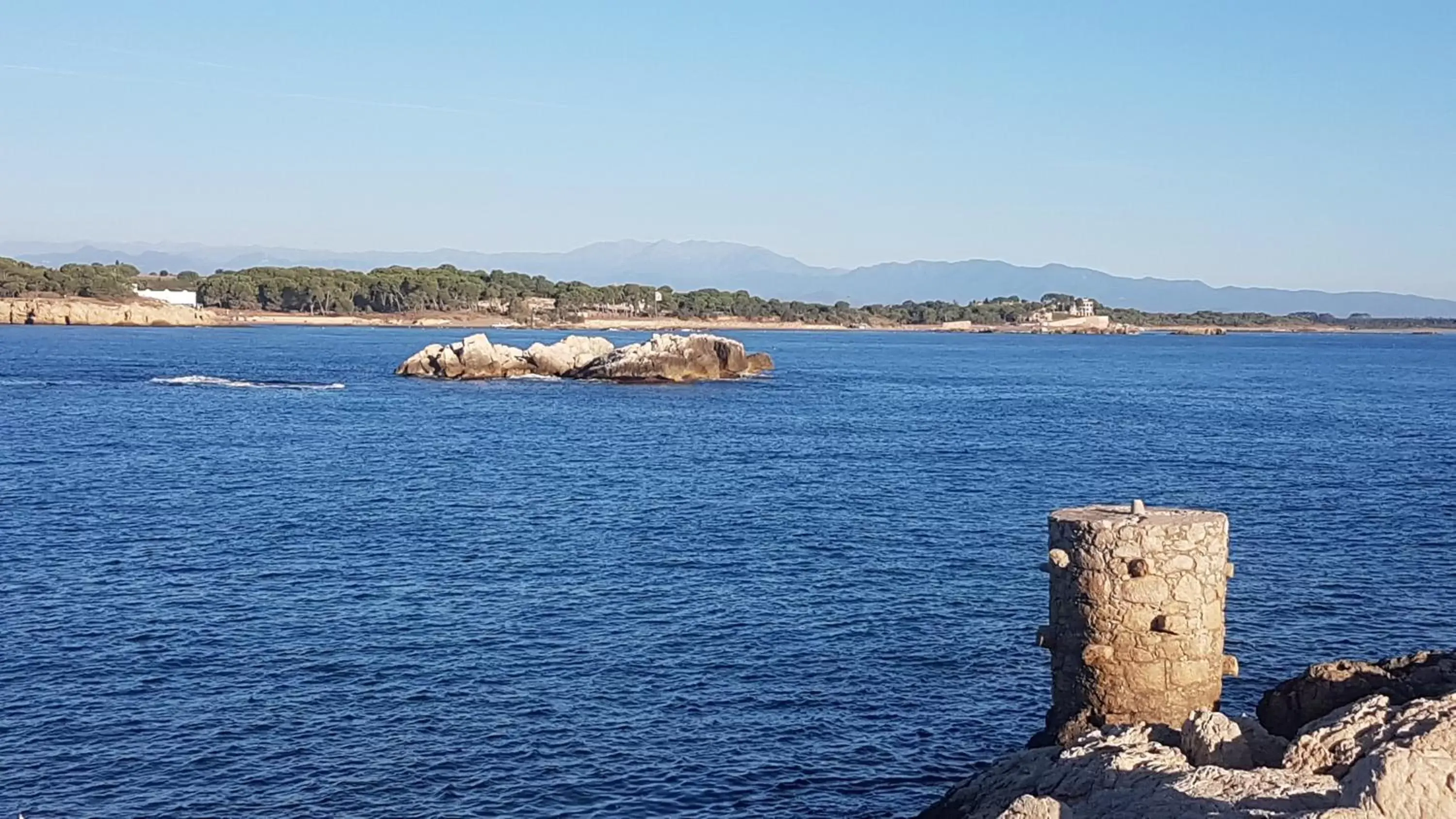 Natural landscape in Aparthotel El Cargol