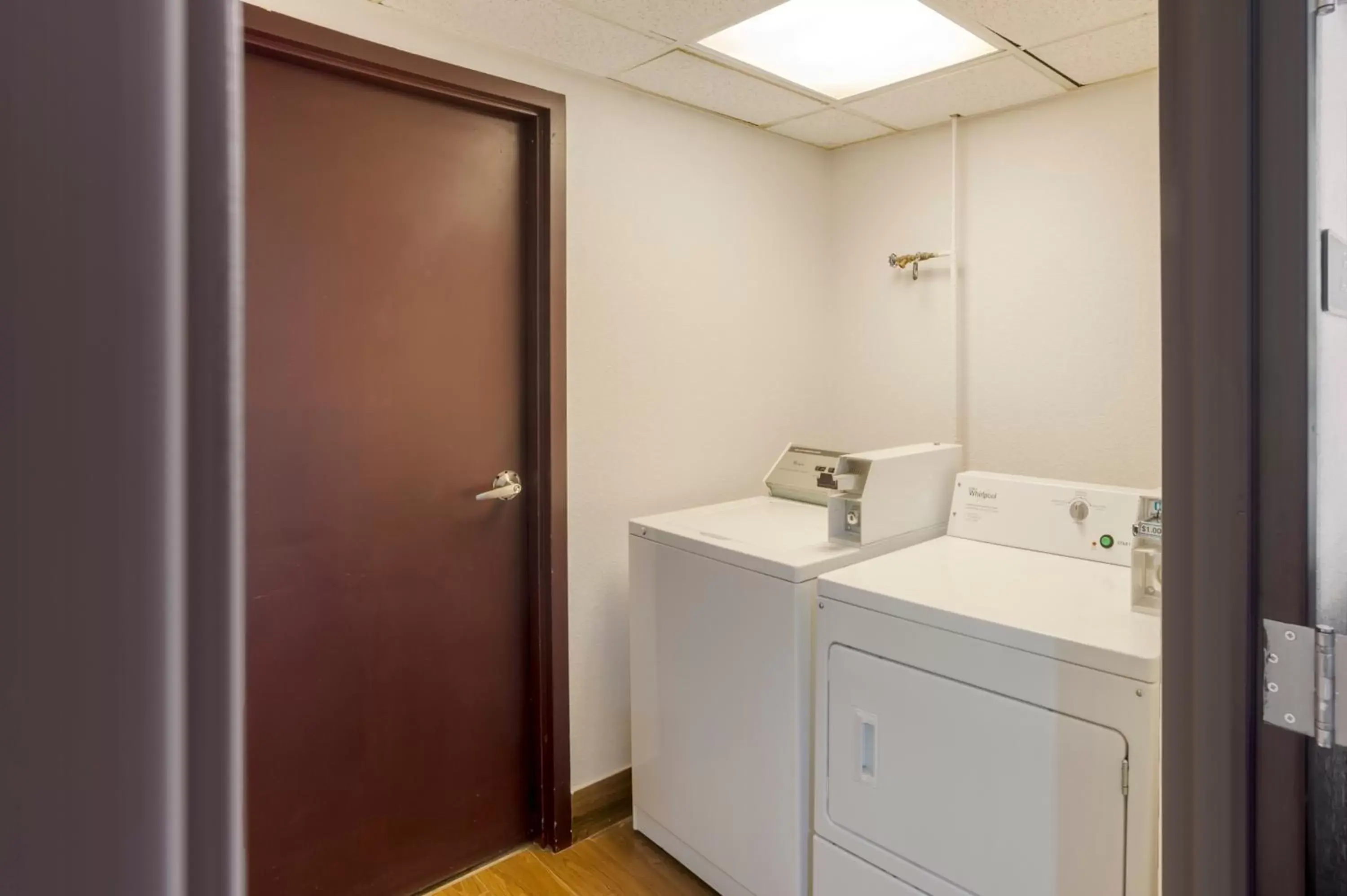 laundry, Bathroom in Comfort Inn Asheville Airport