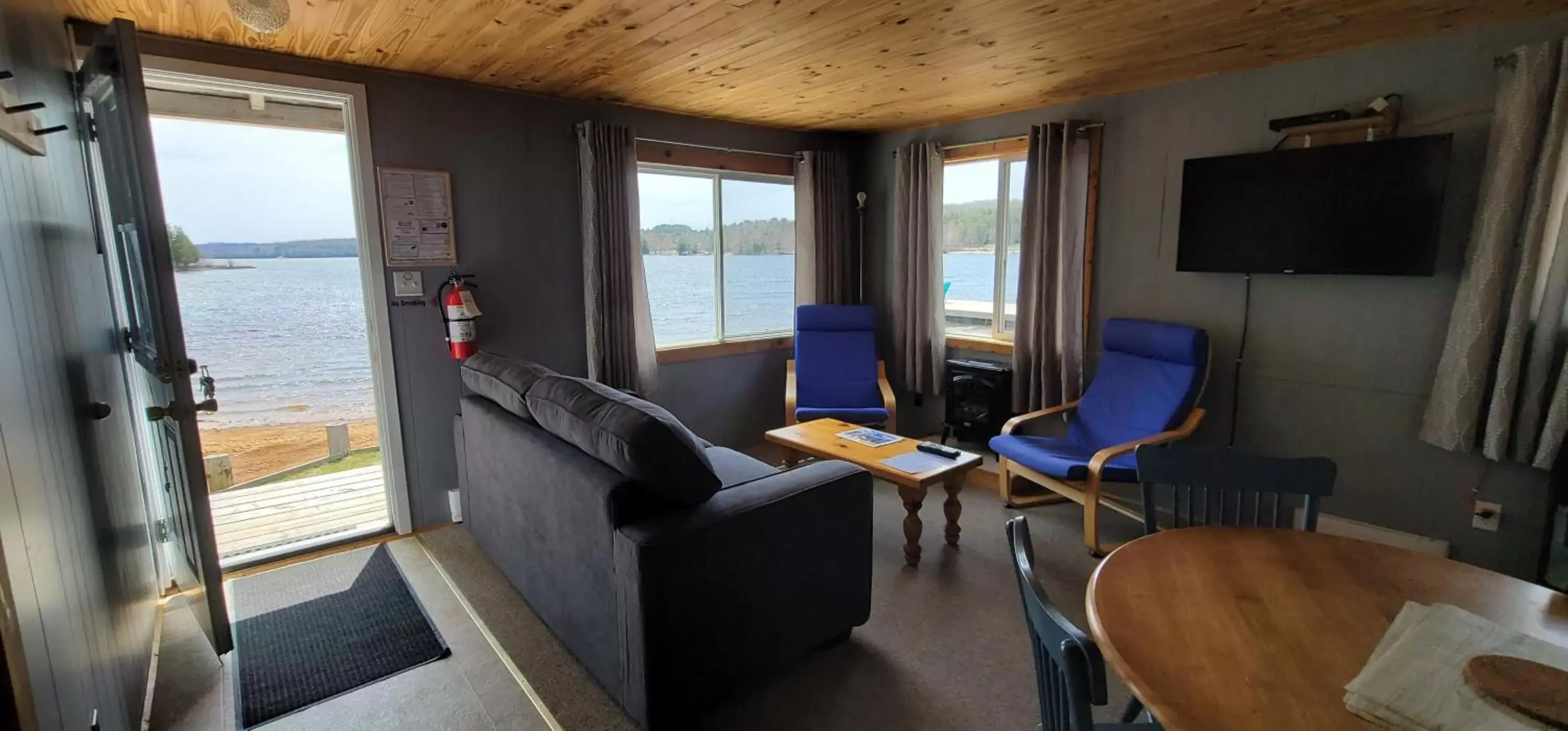 Living room, Seating Area in Parkway Cottage Resort and Trading Post