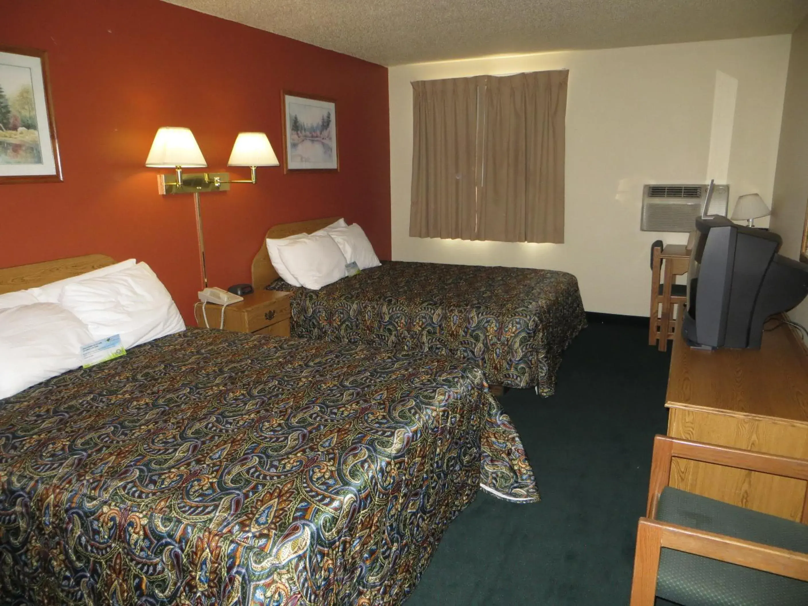 Photo of the whole room, Bed in Days Inn by Wyndham Custer