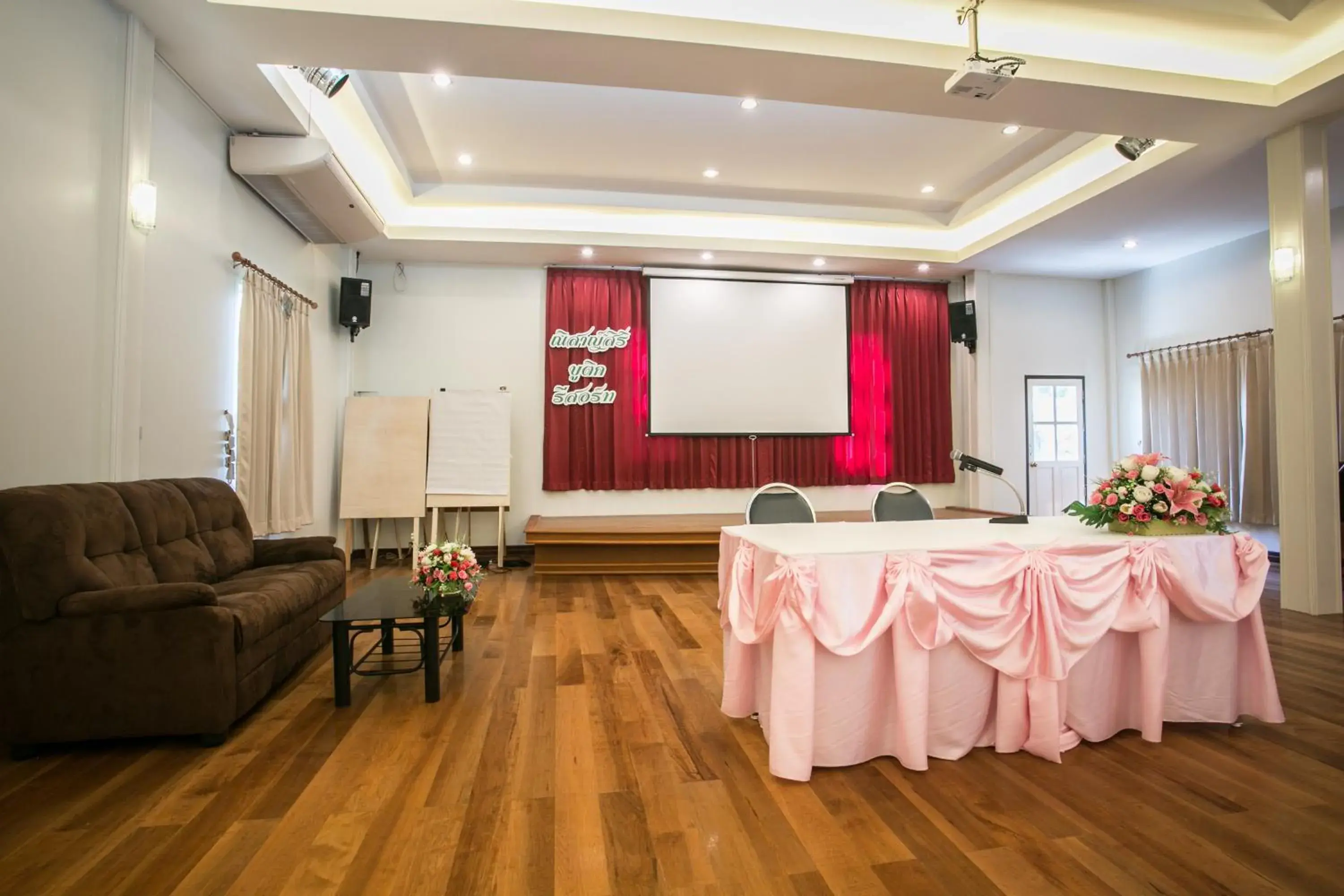 Meeting/conference room in Nisasiri Boutique Resort