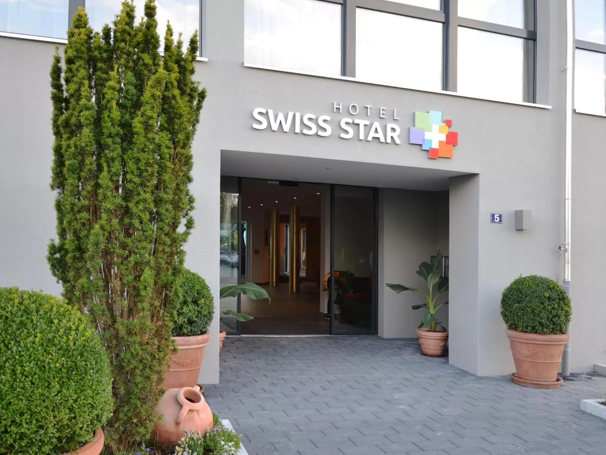 Facade/entrance in Hotel Swiss Star