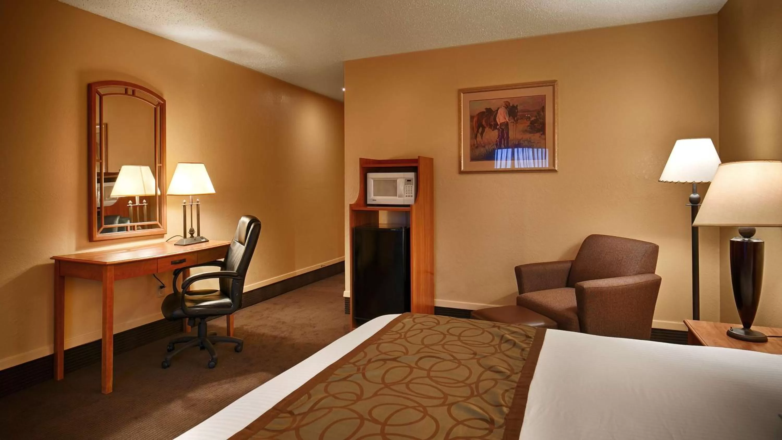 One-Bedroom Executive King Suite with Sofa Bed - Non-Smoking in Best Western Trail Dust Inn & Suites