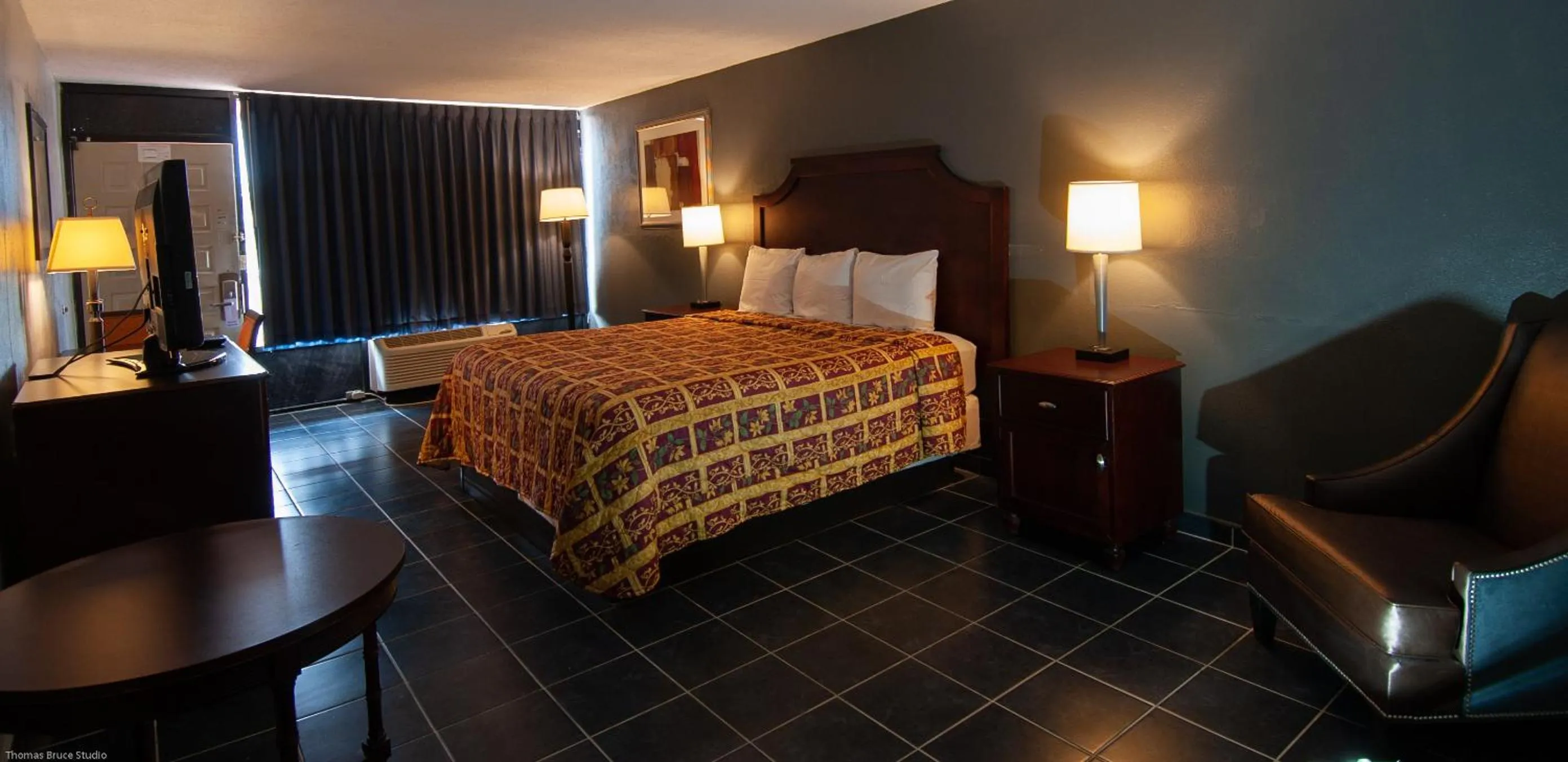 Bed in Express Inn & Suites - 5 Miles from St Petersburg Clearwater Airport