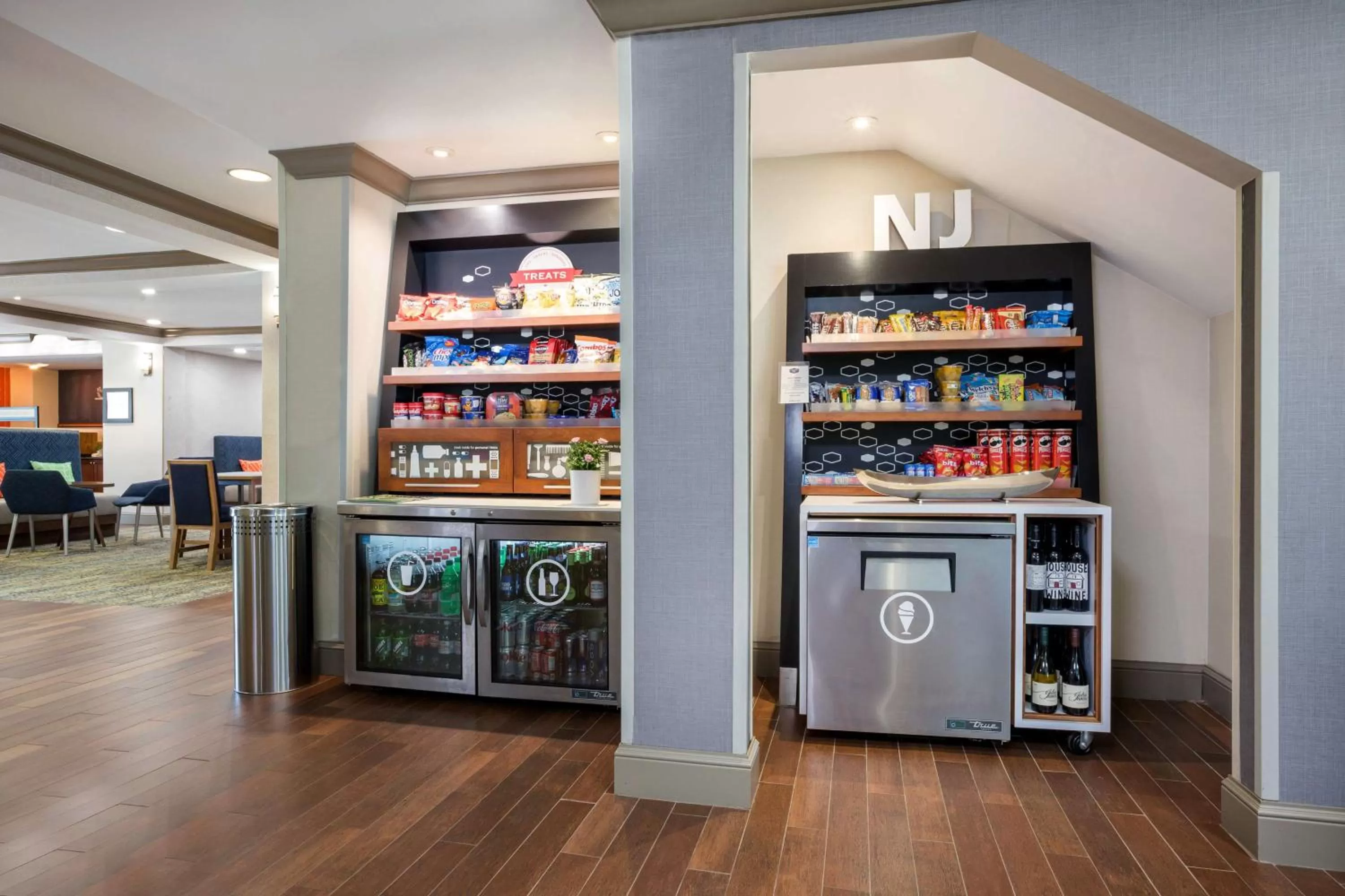 Dining area in Hampton Inn Princeton
