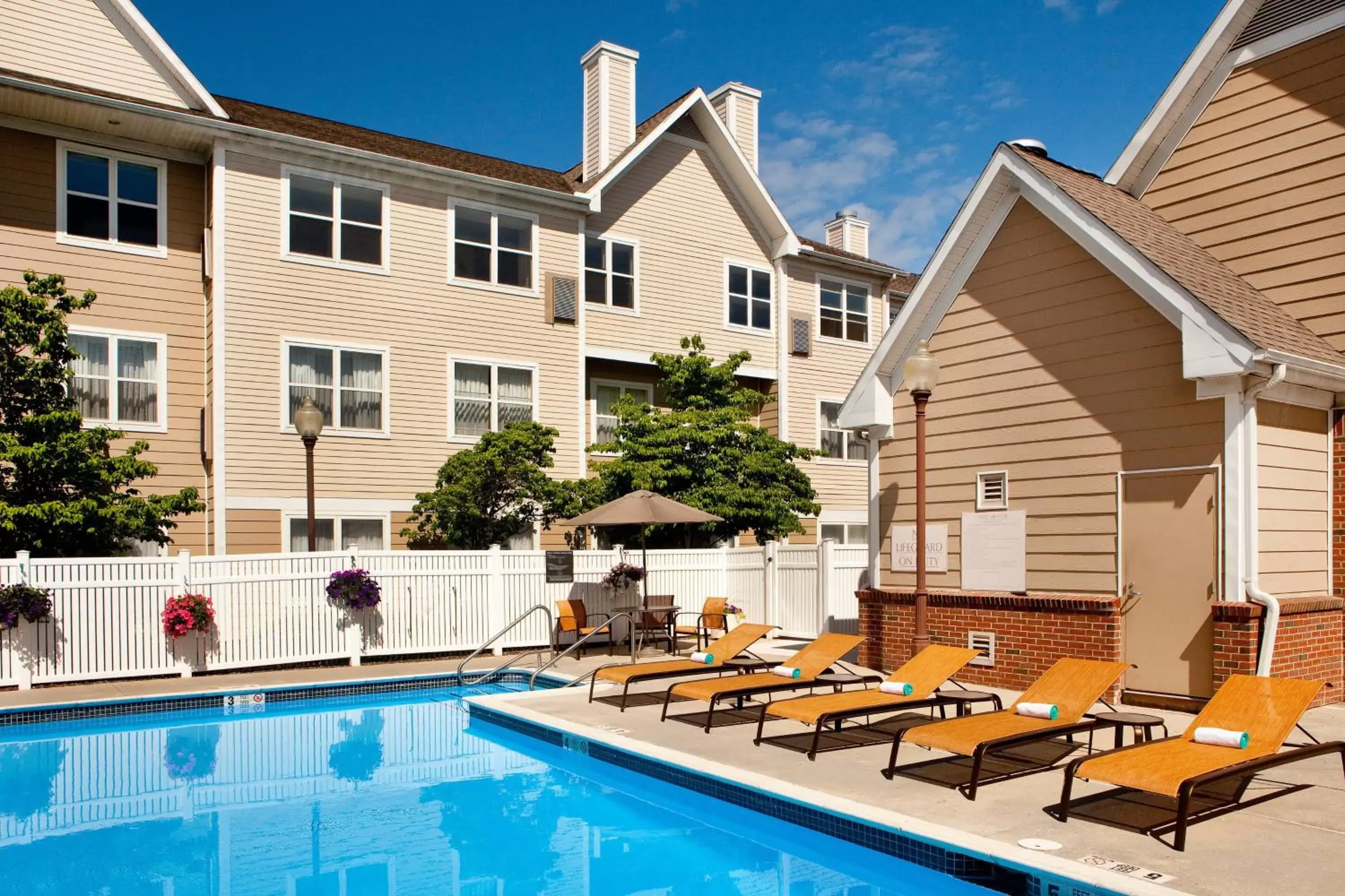 Swimming Pool in Residence Inn Hartford Manchester