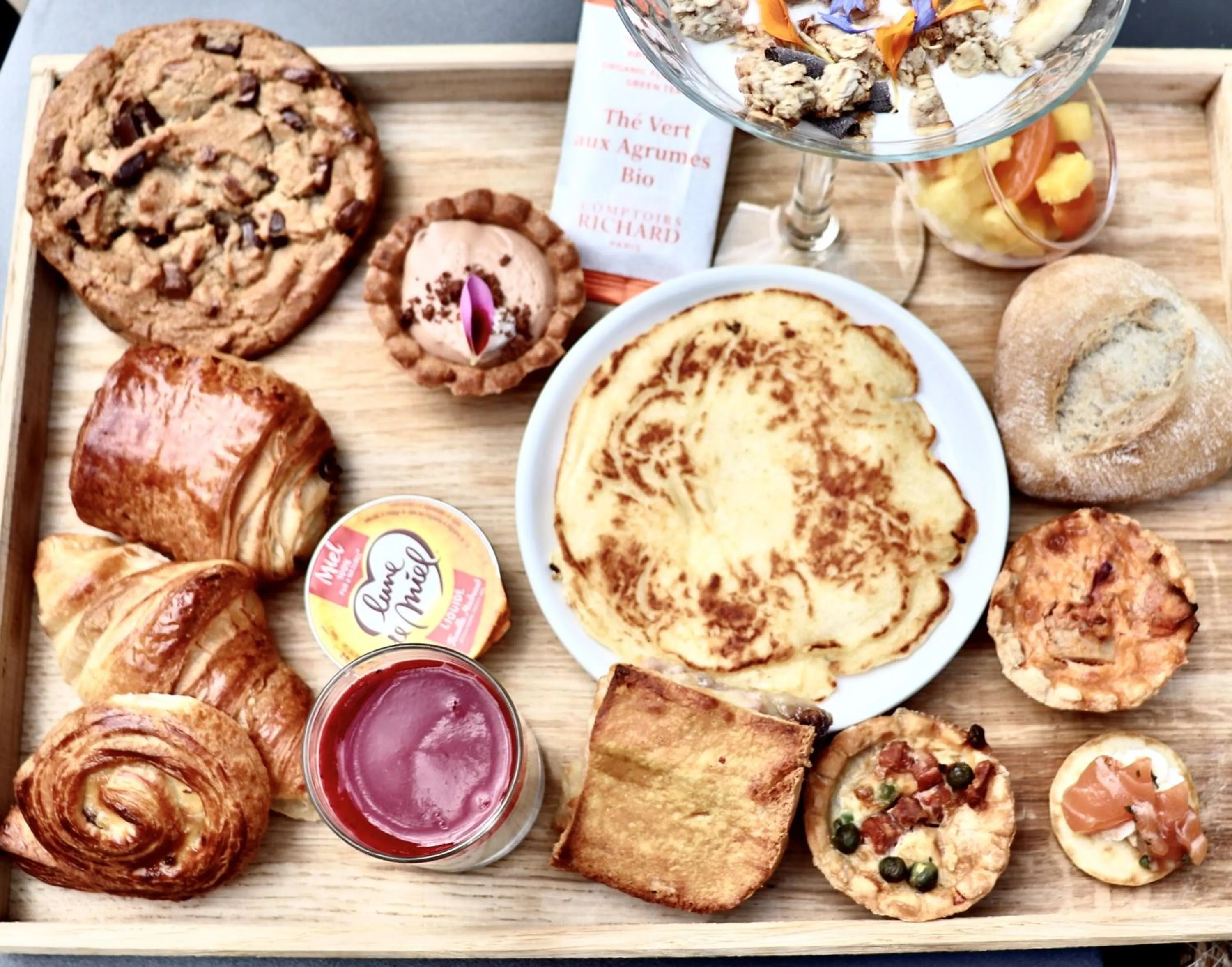 Breakfast in Quintessia