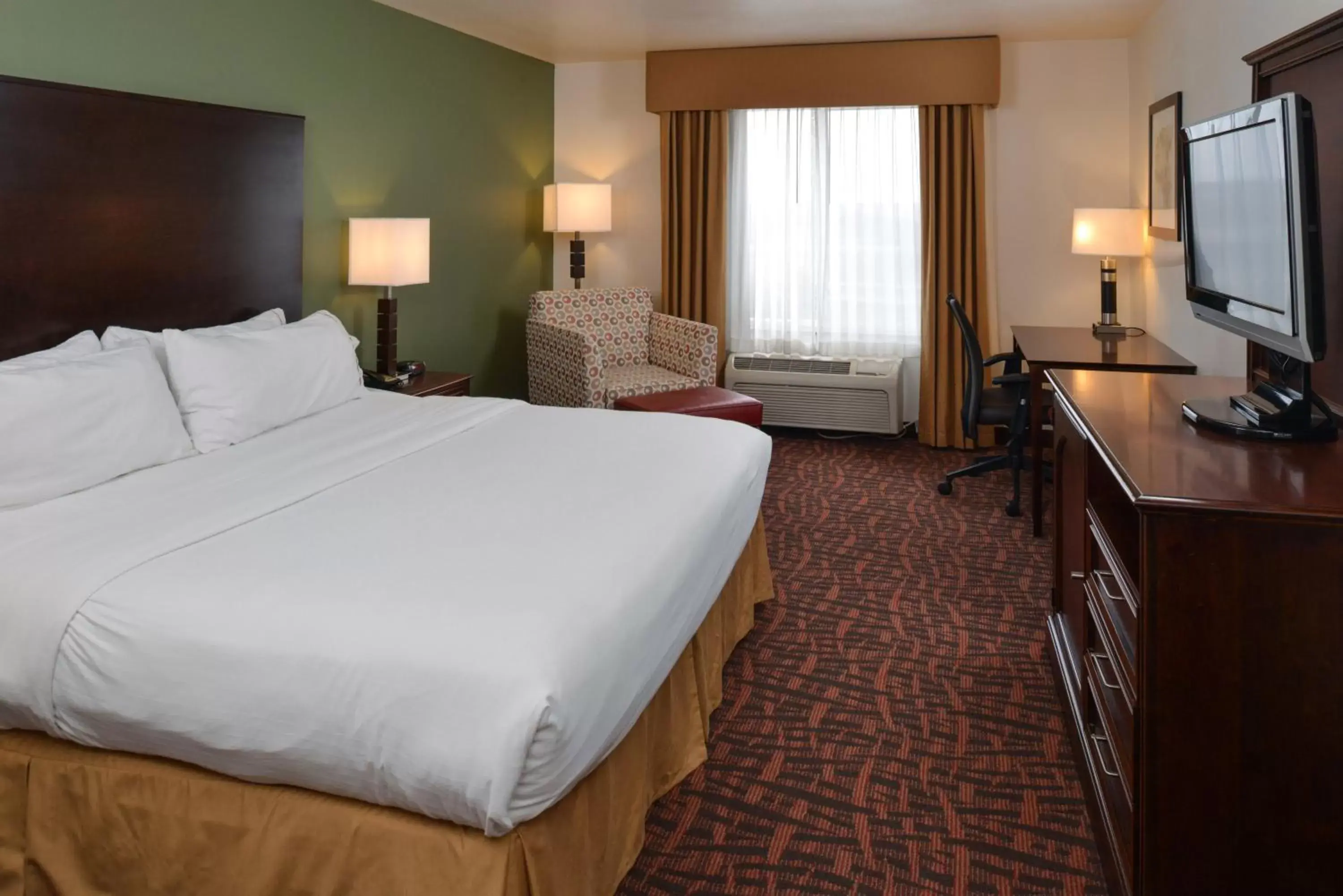 Photo of the whole room, Bed in Holiday Inn Express Hotel & Suites Cherry Hills, an IHG Hotel