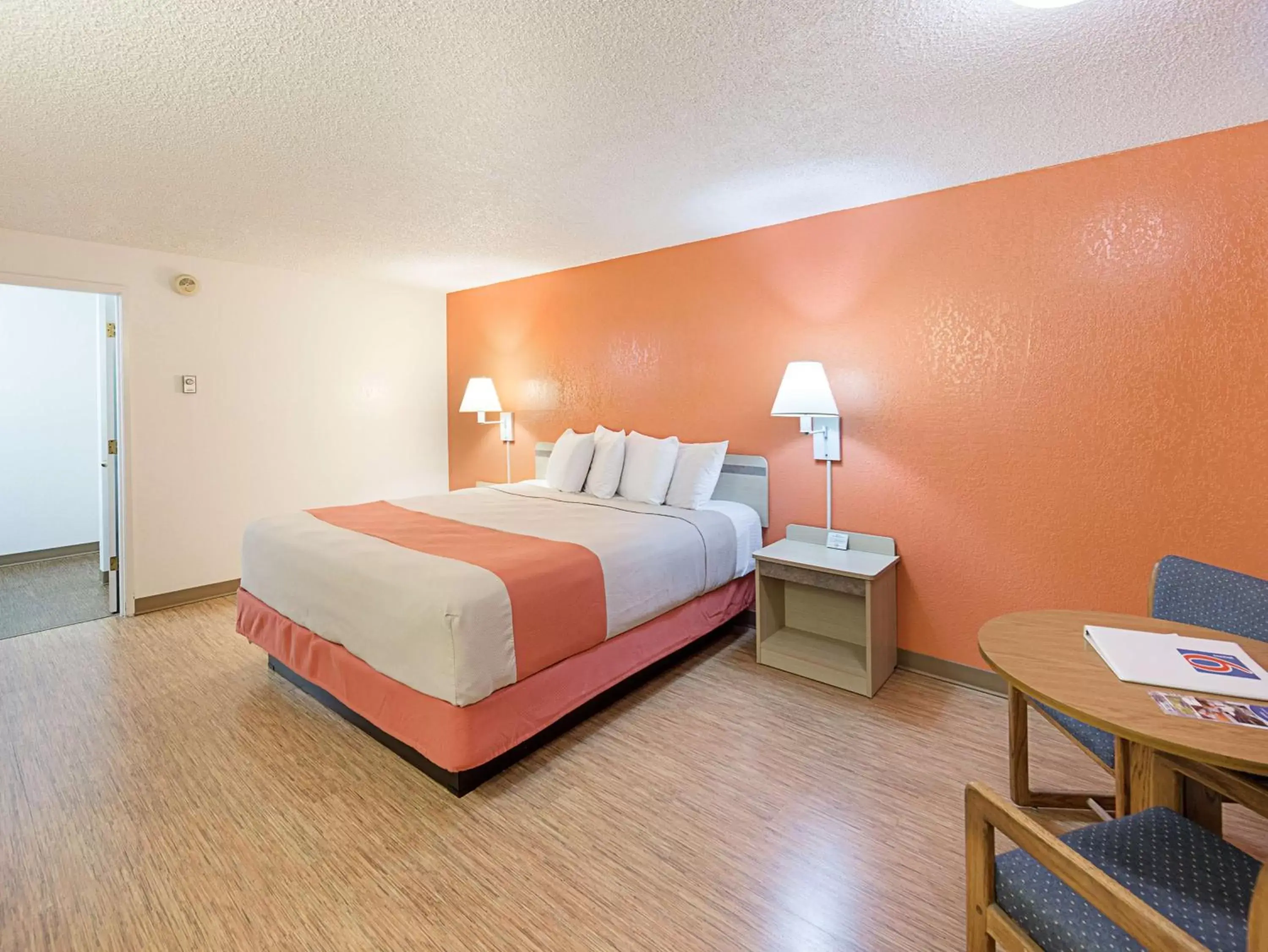 Photo of the whole room, Bed in Motel 6 Gold Beach