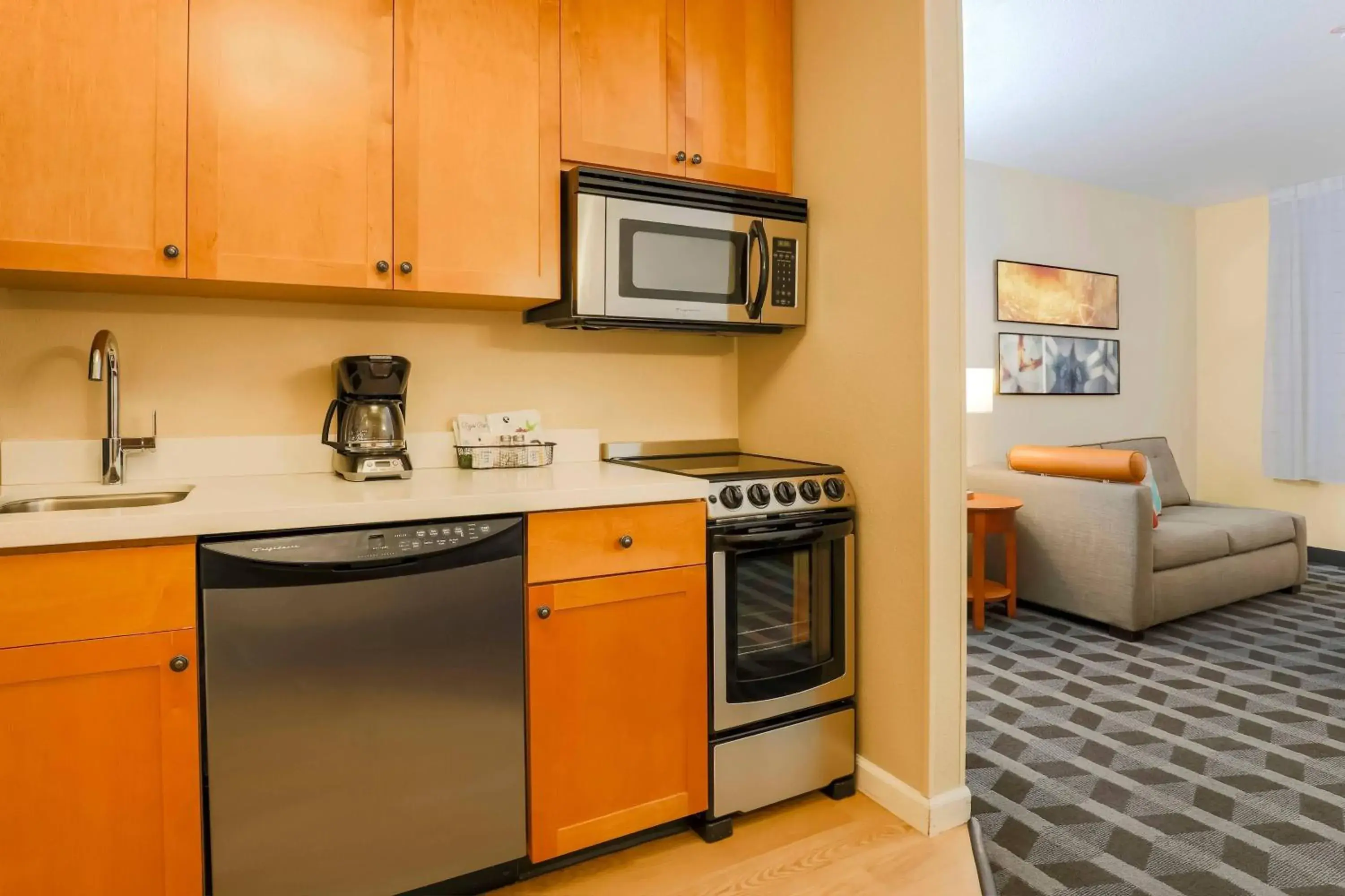 Bedroom, Kitchen/Kitchenette in TownePlace Suites by Marriott Yuma