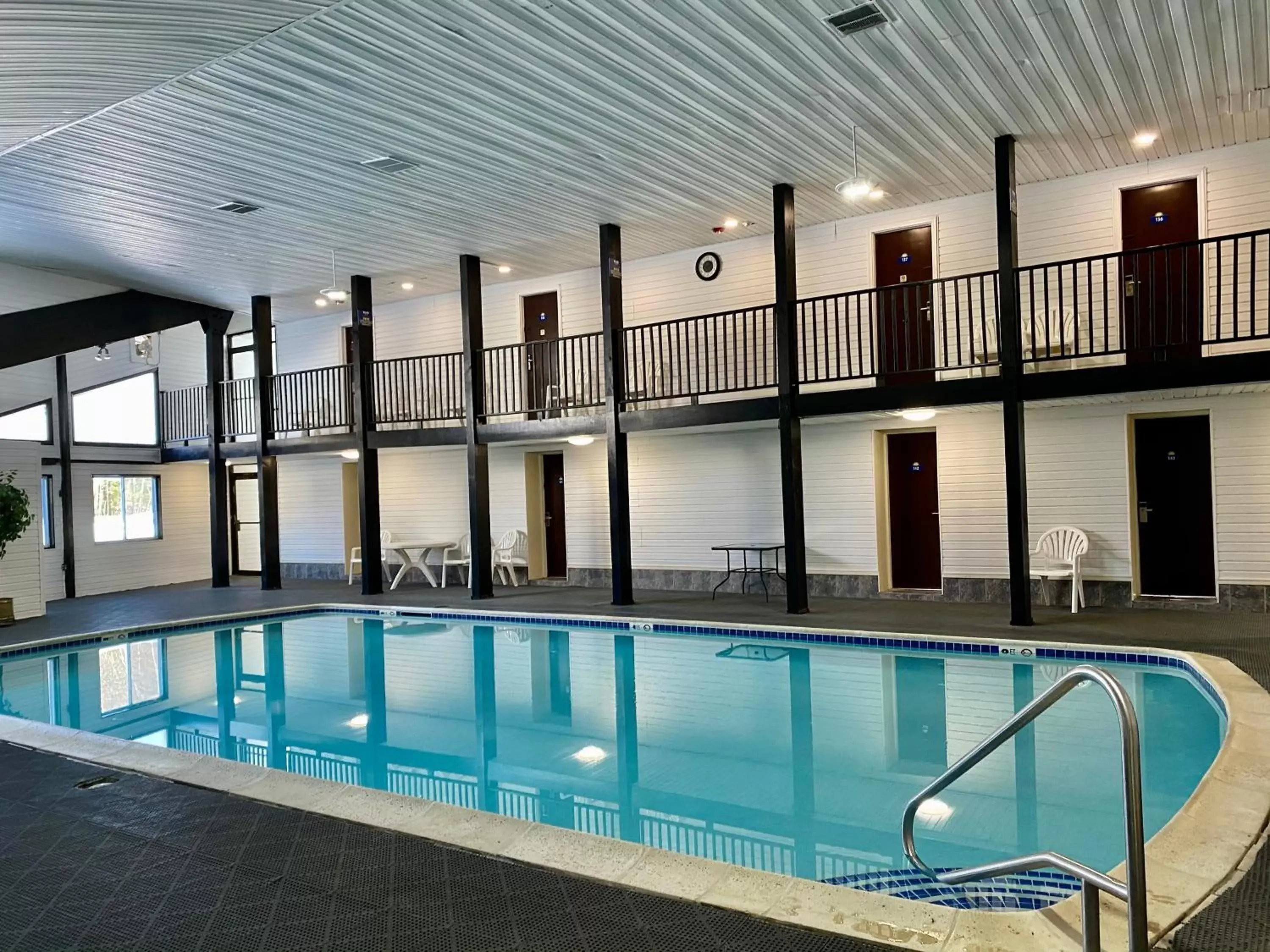 Swimming Pool in Days Inn by Wyndham Lincoln