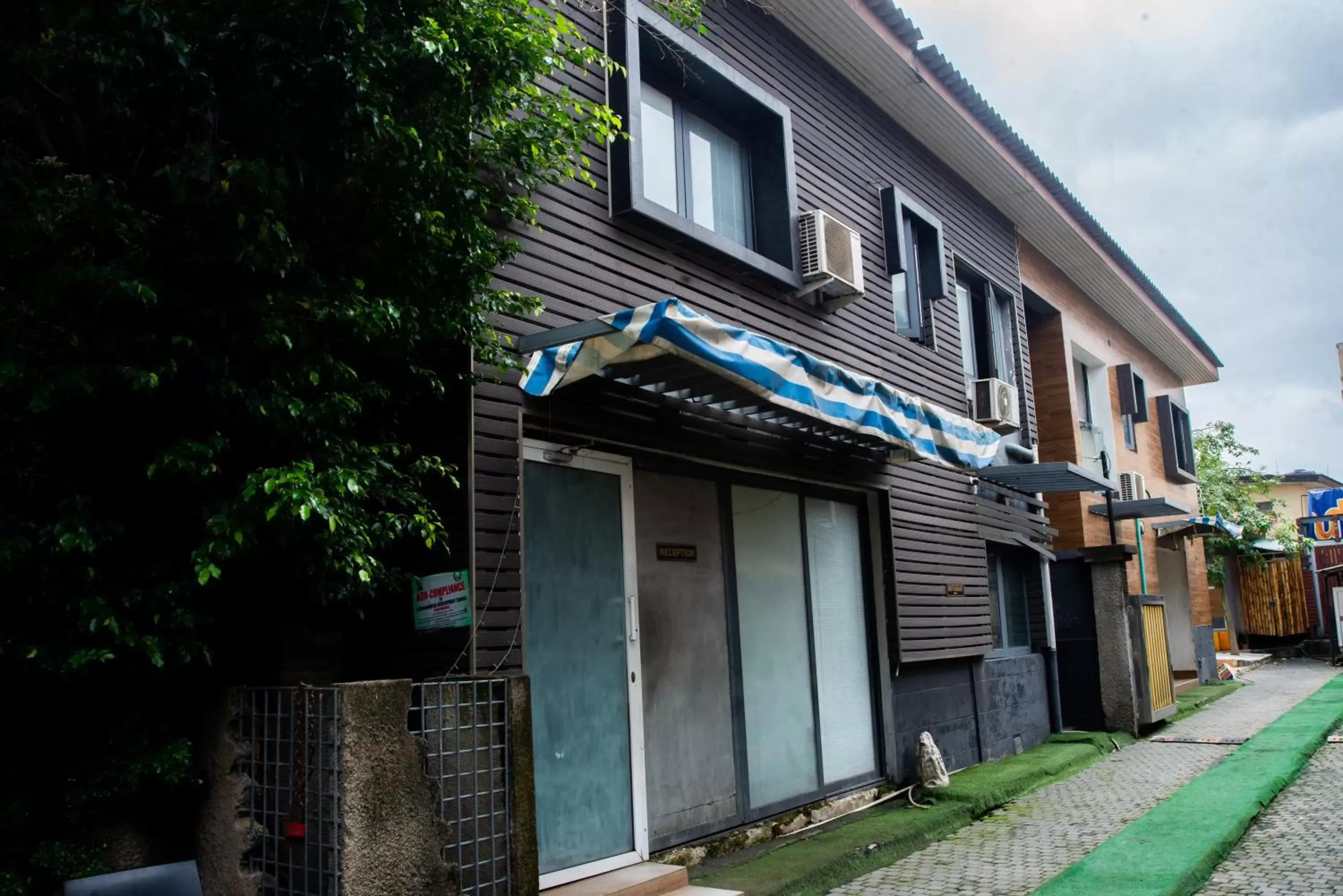 Property building in Sese Cottage Property building in Sese Cottage