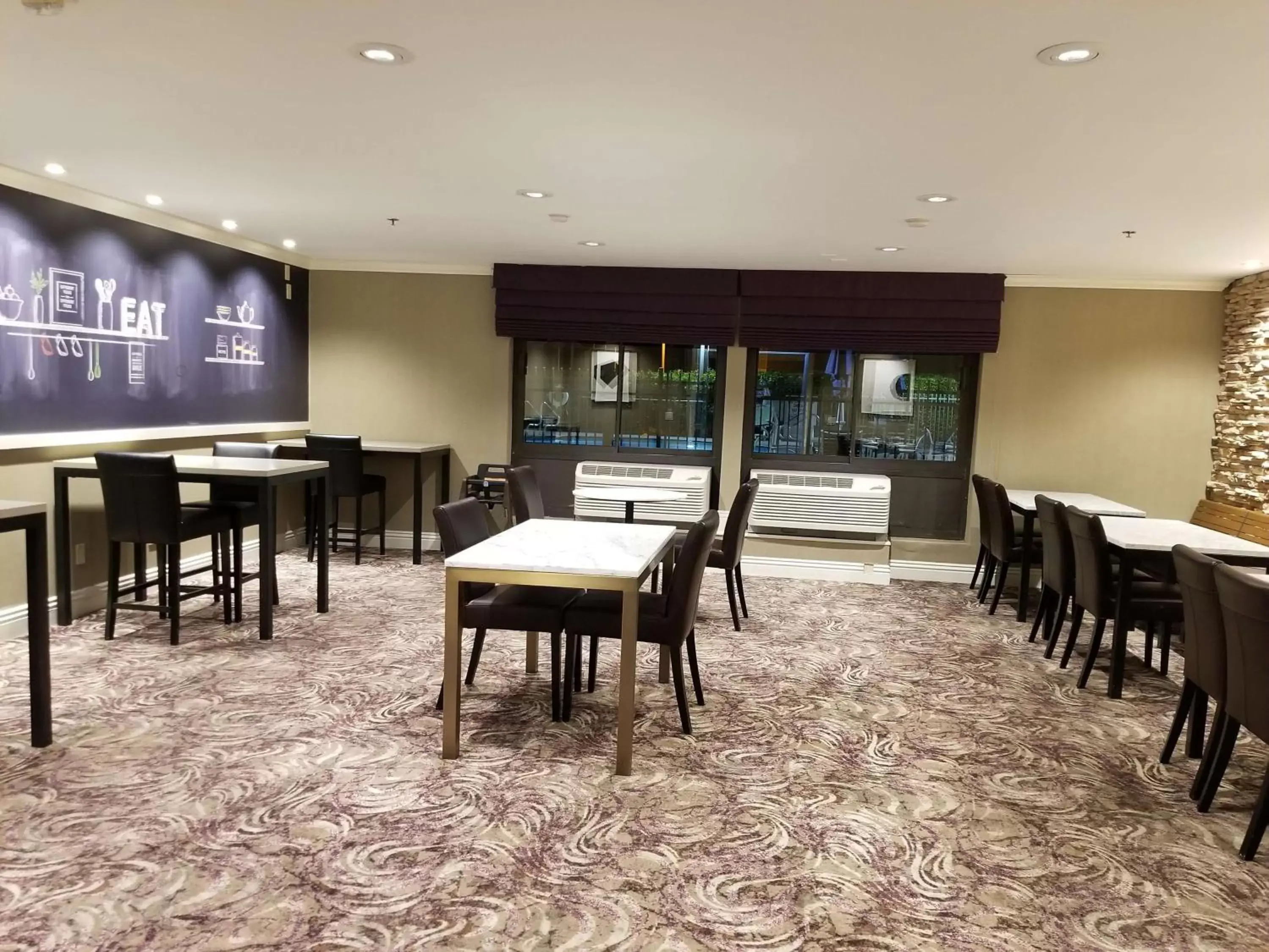 Restaurant/Places to Eat in Hampton Inn by Hilton San Diego - Kearny Mesa