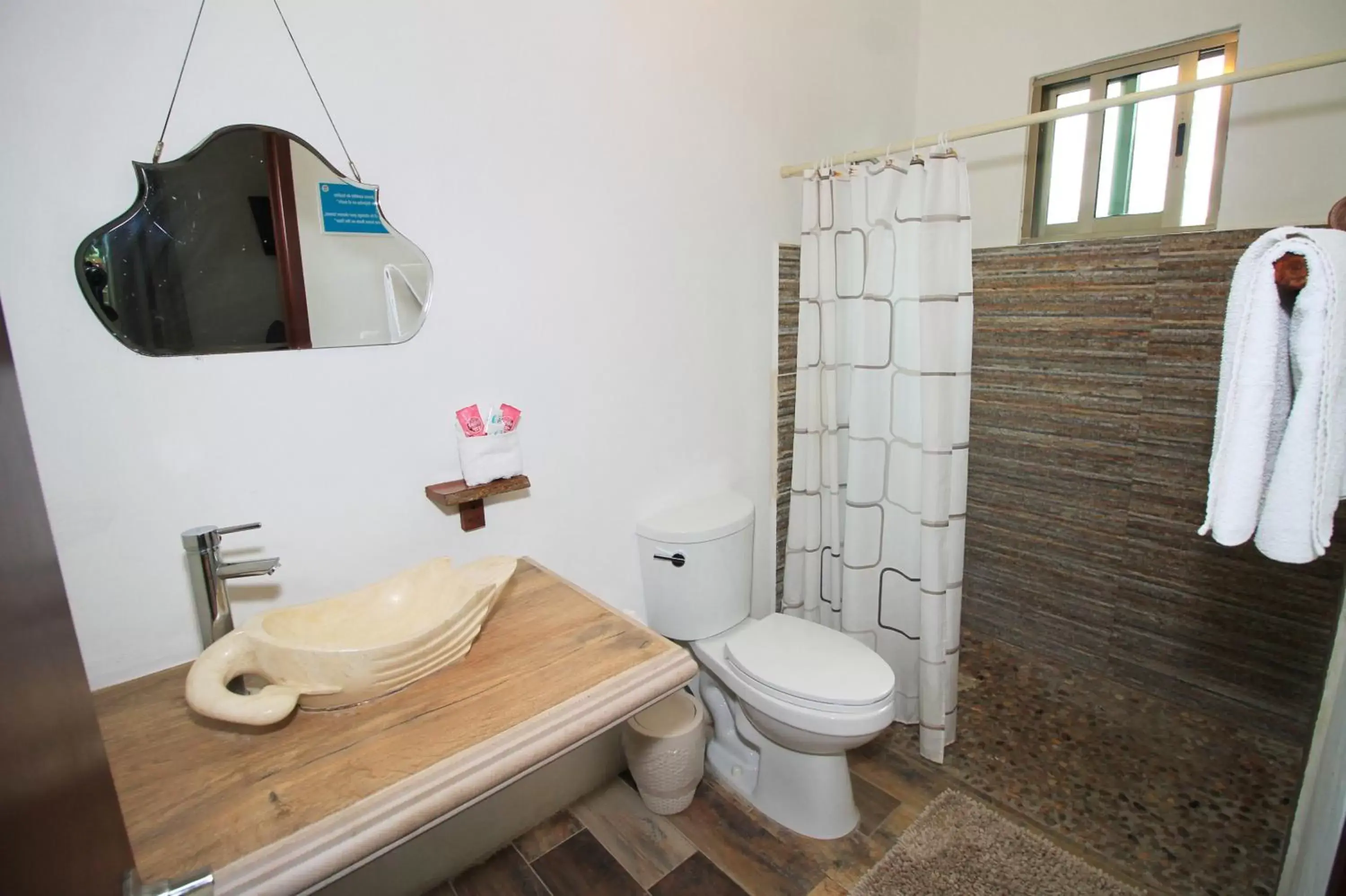 Bathroom in Hotel Pancho Villas Bacalar Vista a Laguna