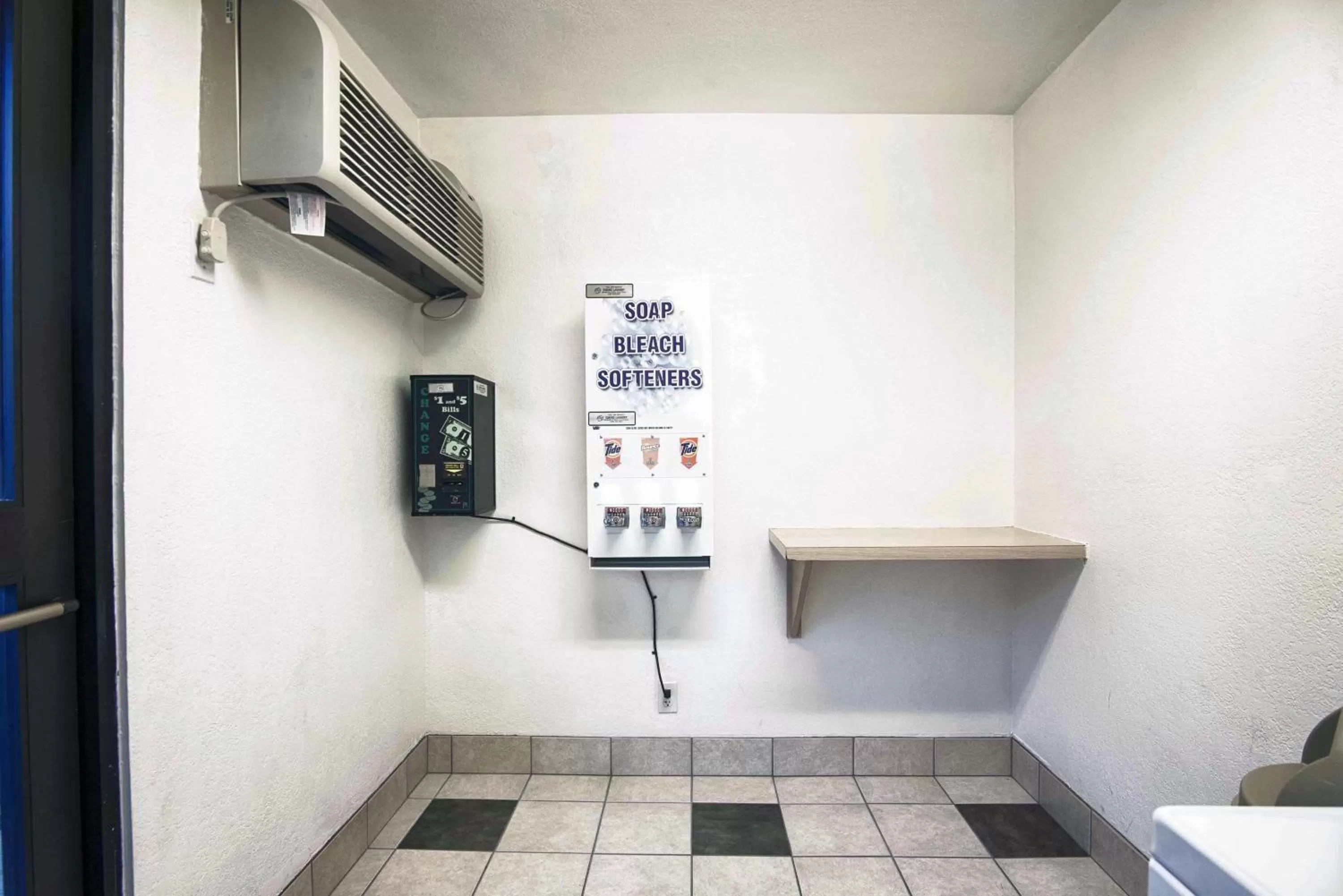 Decorative detail in Motel 6-Mammoth Lakes, CA