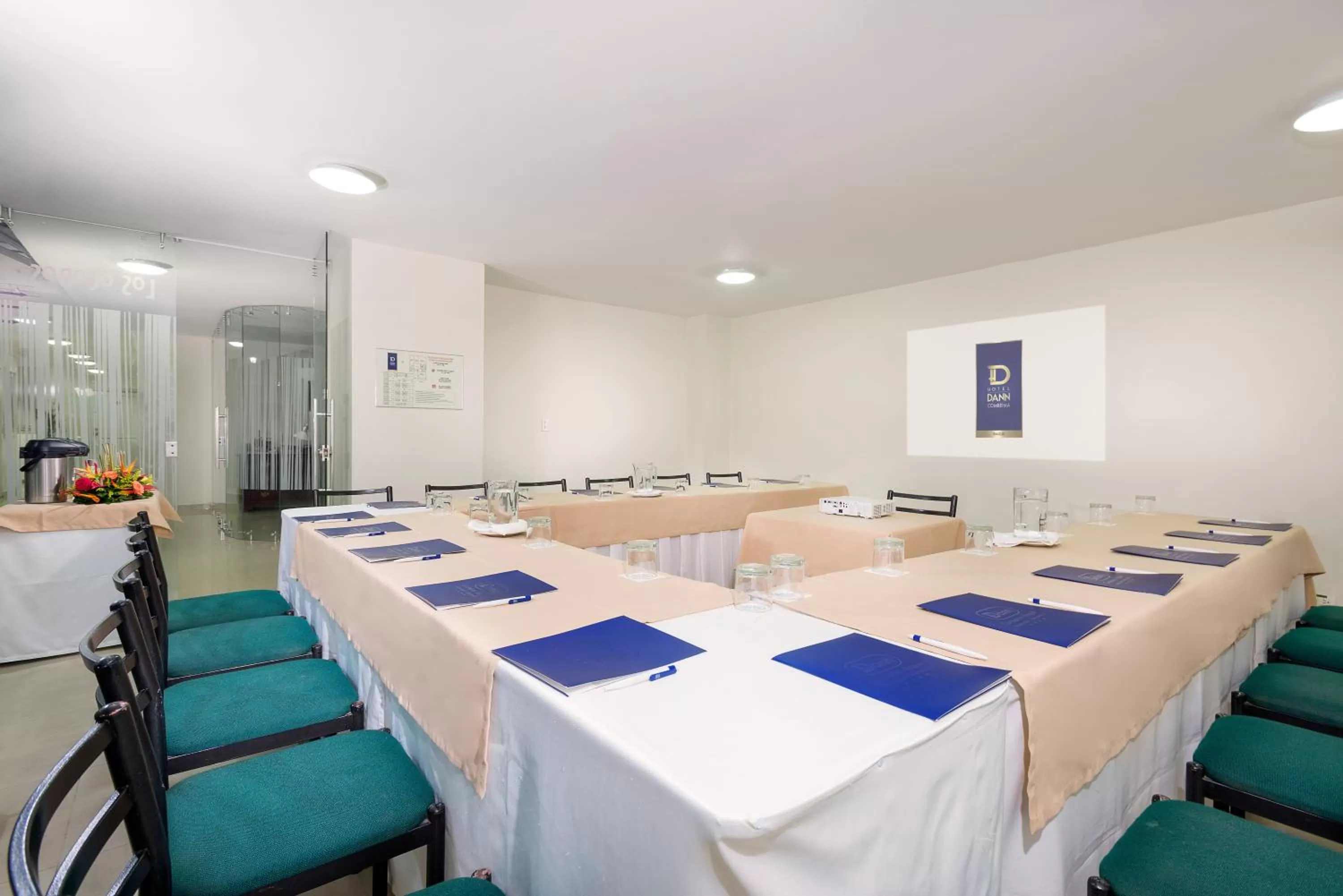 Business facilities in Hotel Dann Combeima
