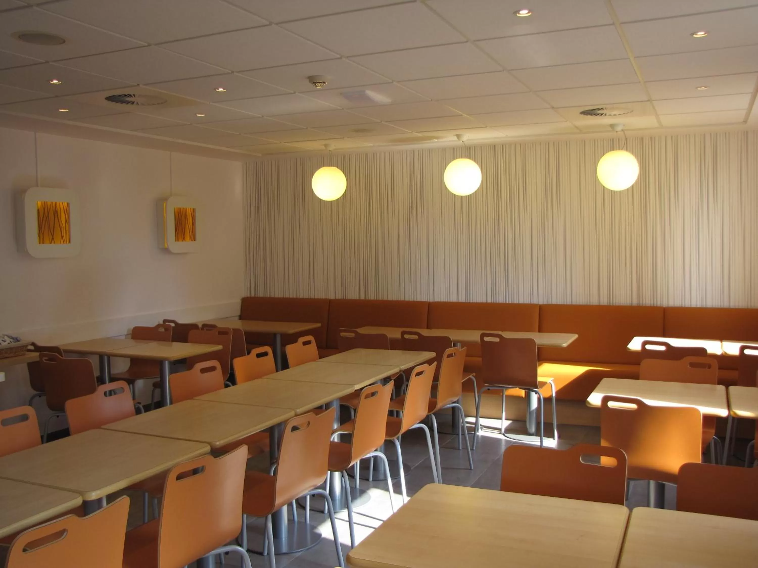 Restaurant/places to eat in ibis budget Hotel Brussels Airport