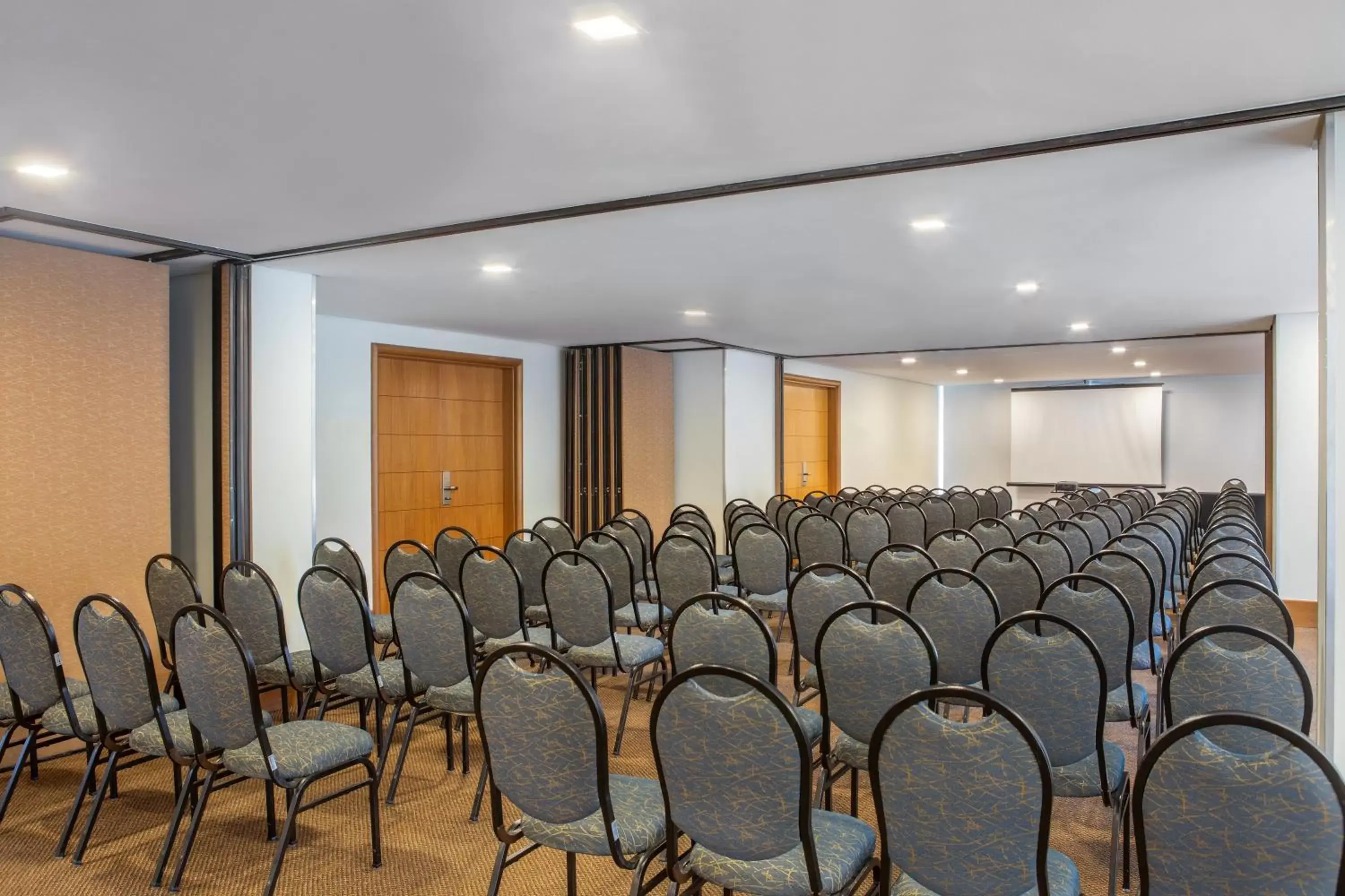 Meeting/conference room in Brasil 21 Suites Affiliated by Meliá