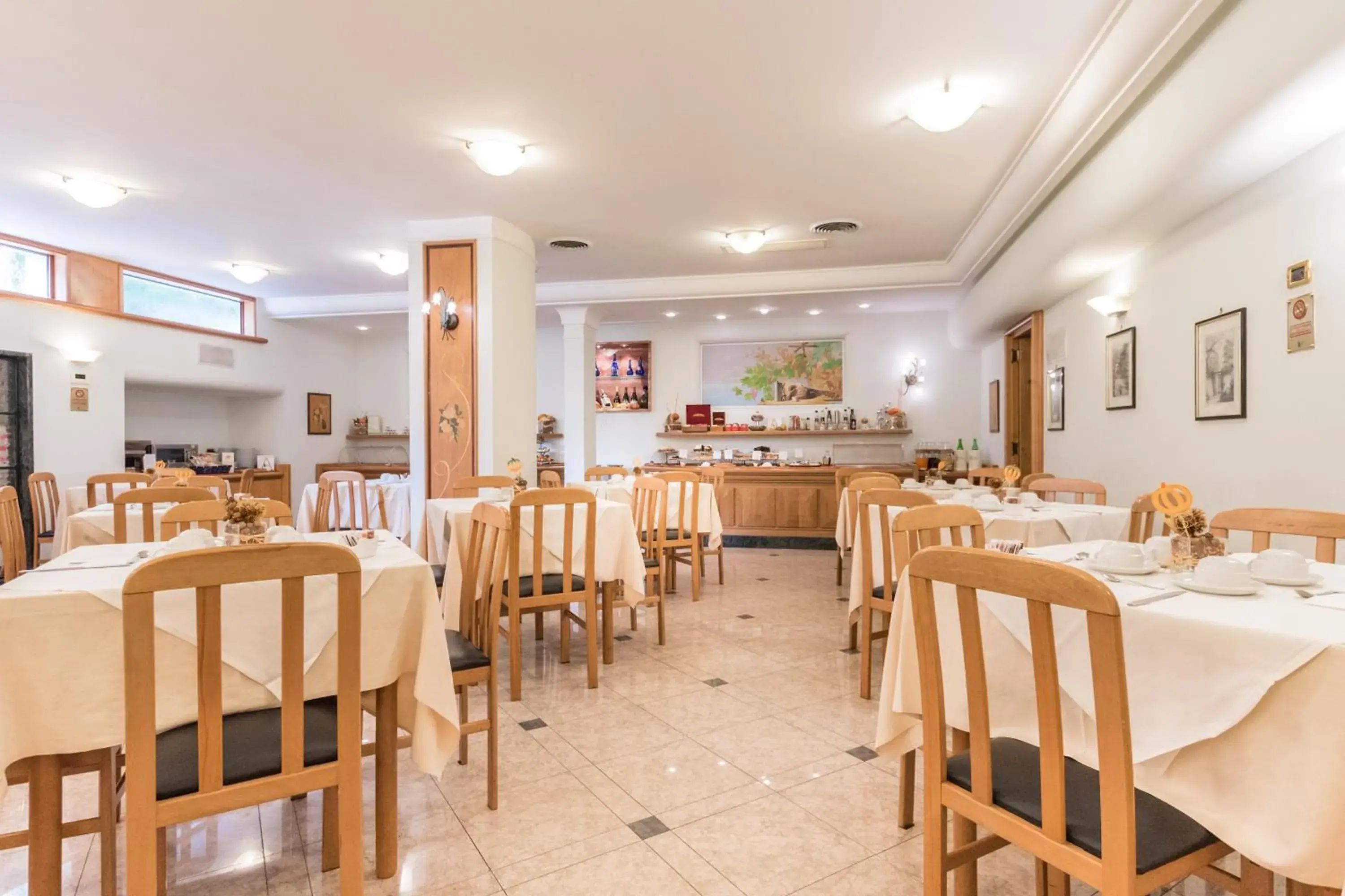 Breakfast, Restaurant/Places to Eat in Comfort Hotel Gardenia Sorrento Coast