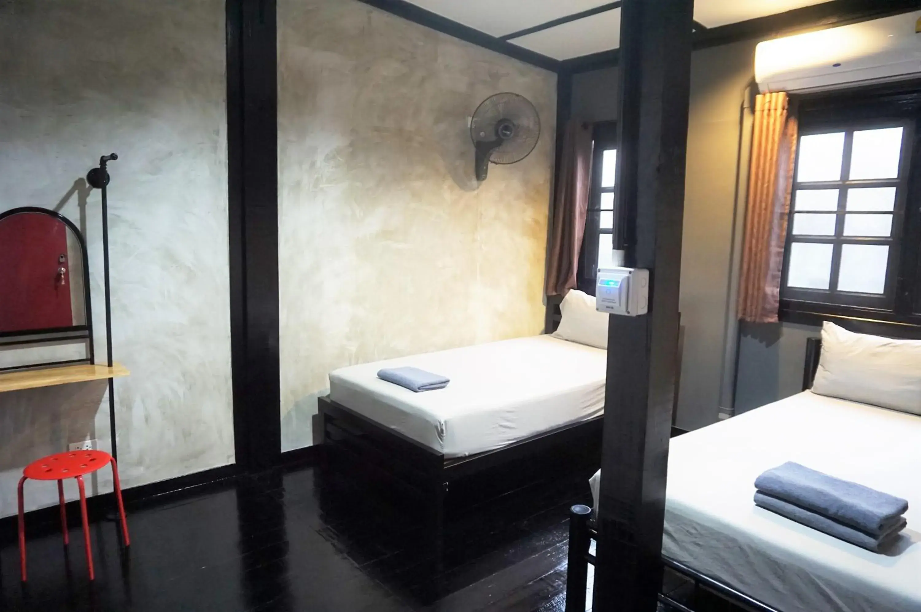 Triple Room with Shared Bathroom in Sawatdee Guesthouse the Original