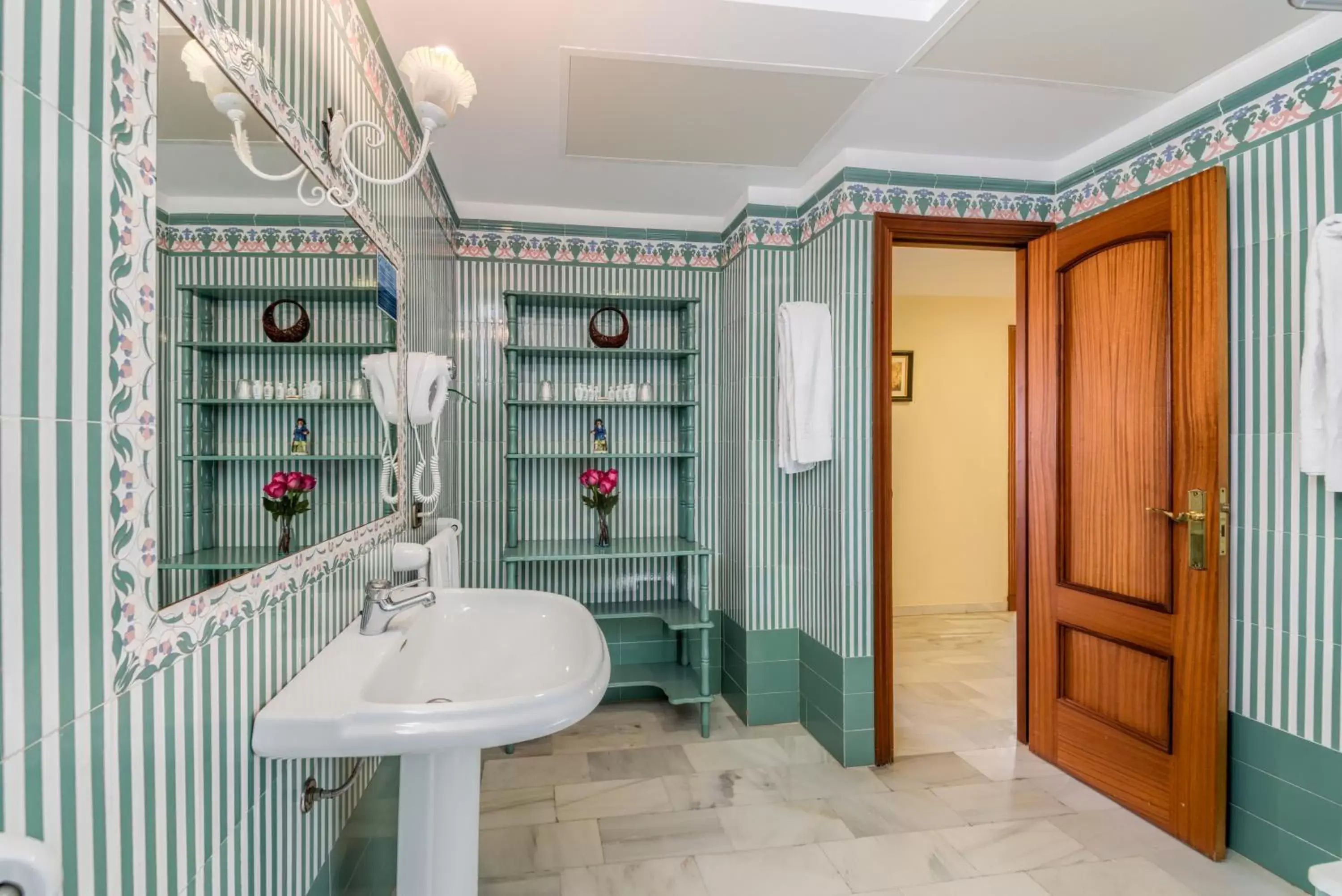 Bathroom in Hotel La Española