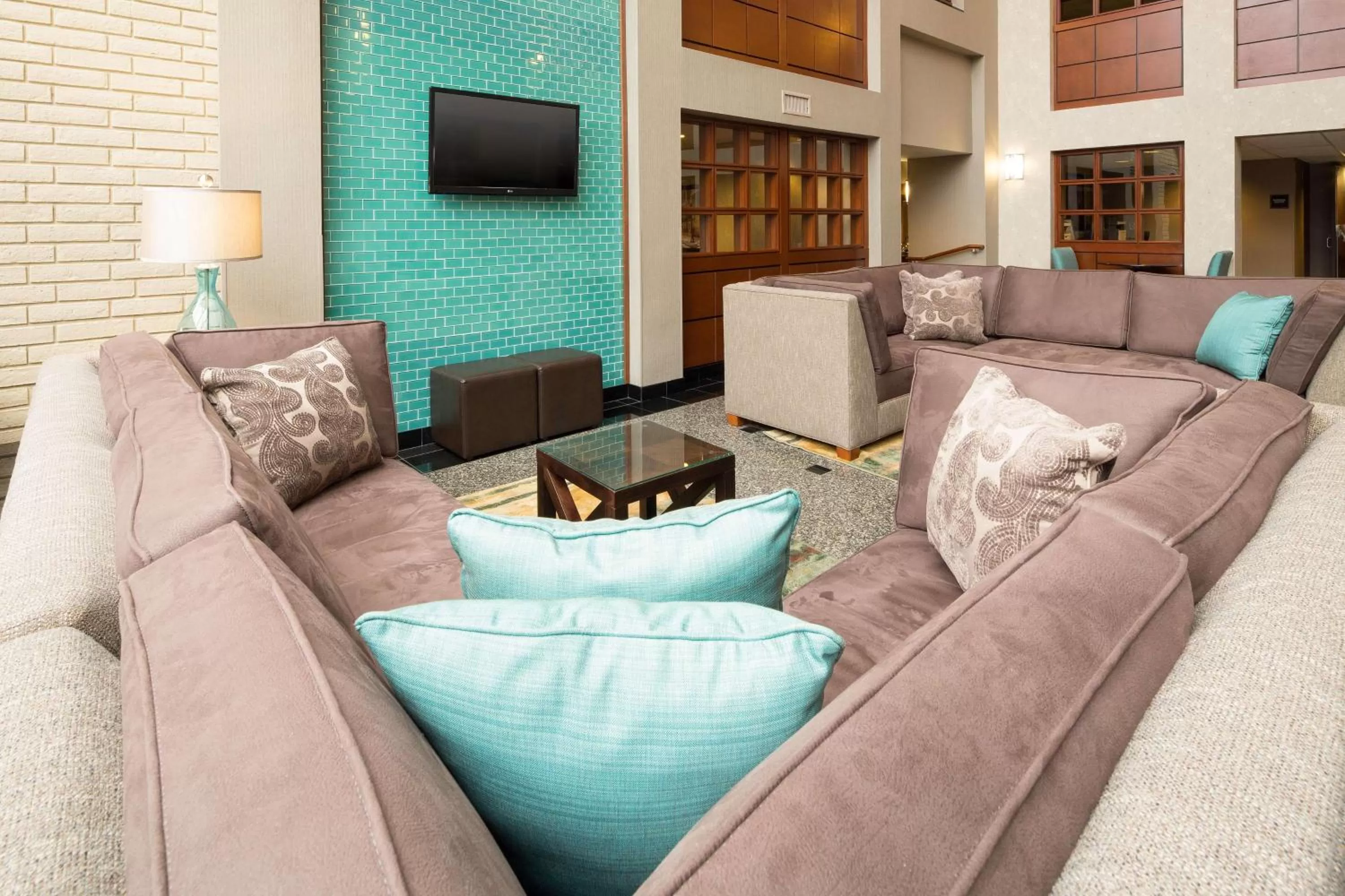 Lobby or reception, Seating Area in Drury Inn - Mobile