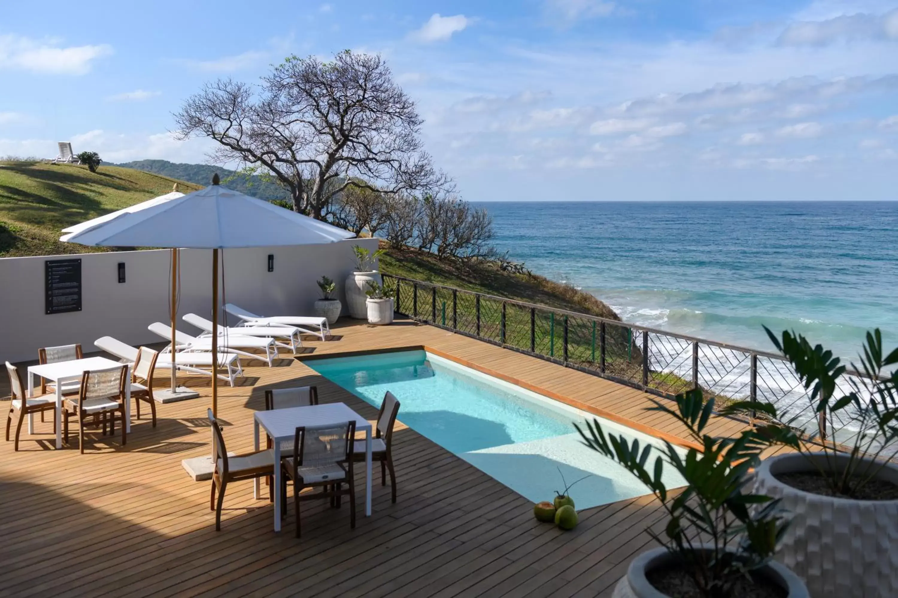 Swimming Pool in Hotel Basalto