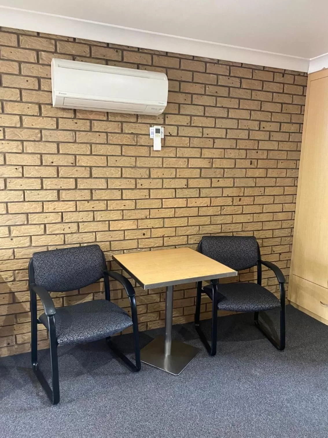 Seating area in Sunray Motor Inn