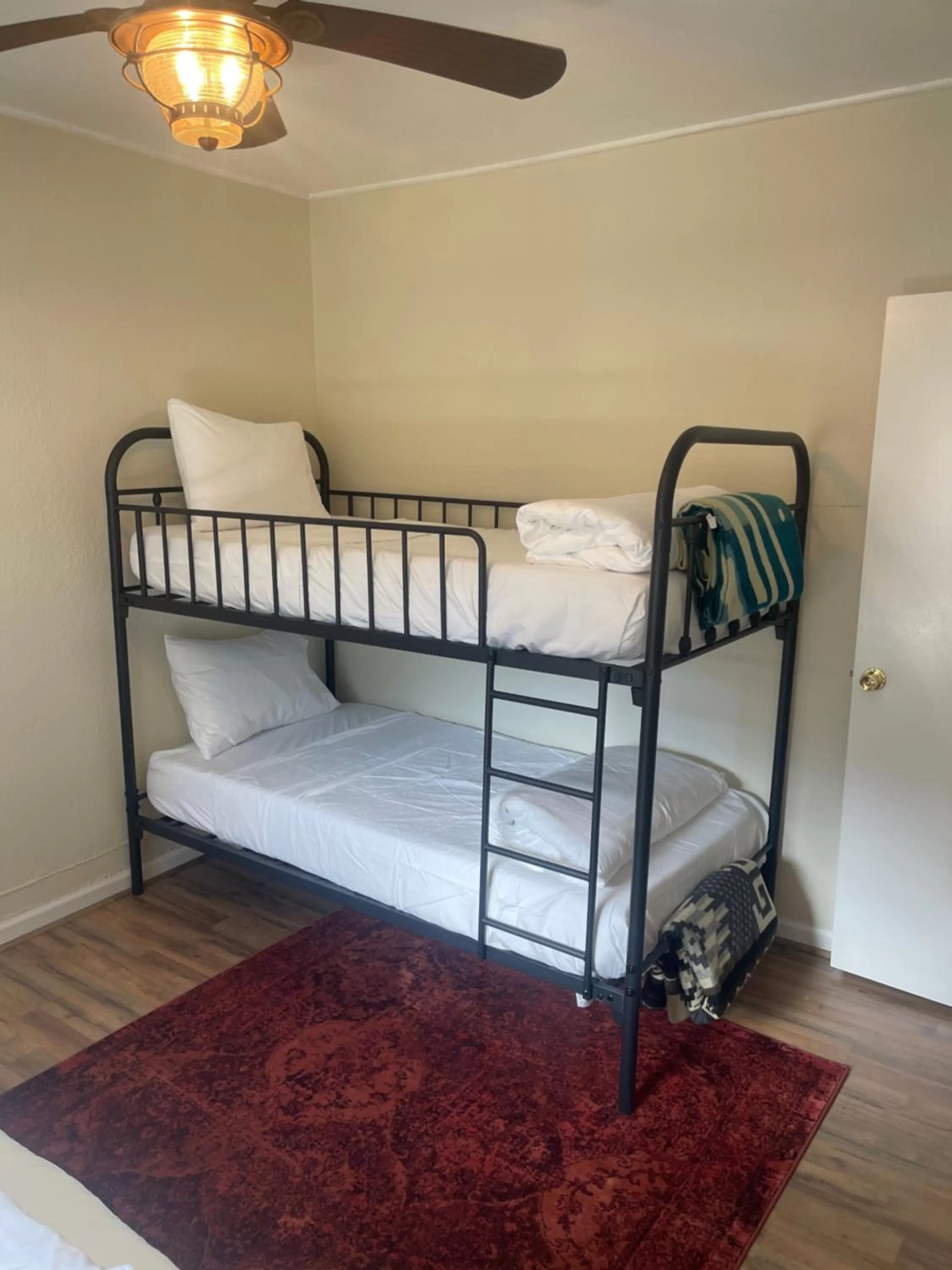 Bedroom, Bed in Yosemite Basecamp