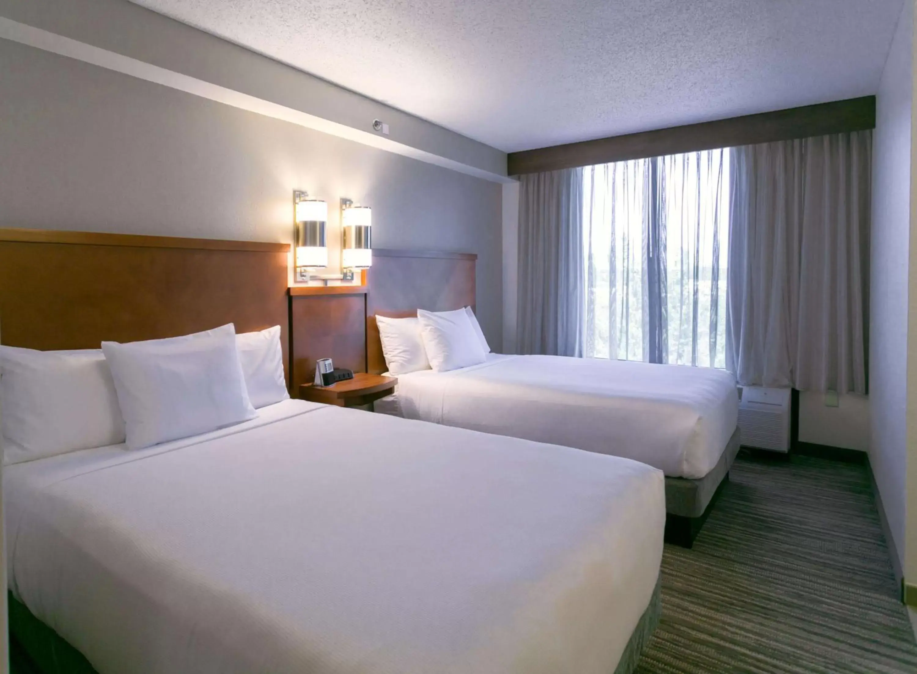 Photo of the whole room, Bed in Hyatt Place Nashville Franklin Cool Springs