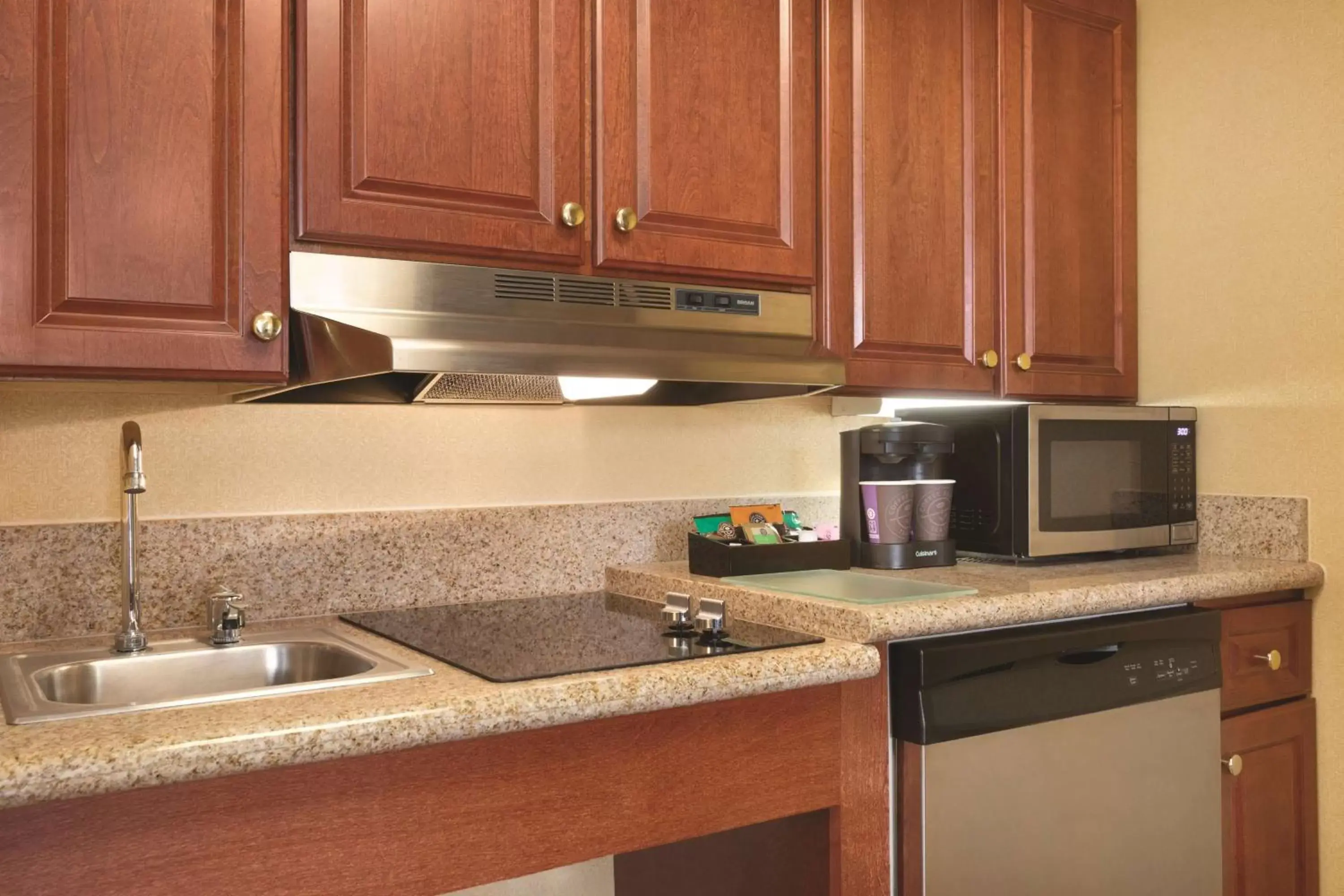 Kitchen or kitchenette, Kitchen/Kitchenette in Homewood Suites by Hilton Detroit-Troy