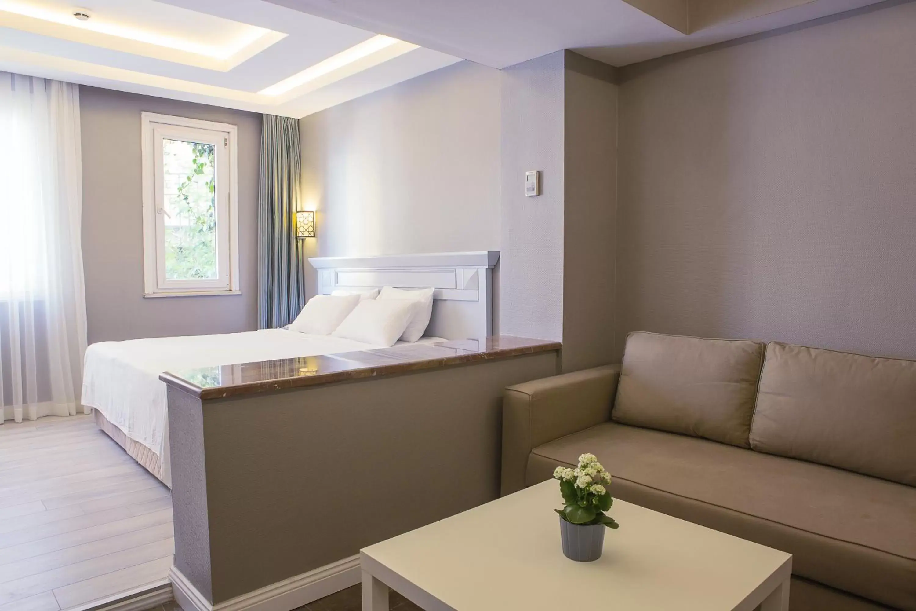 Bedroom, Bed in Semsan Hotel