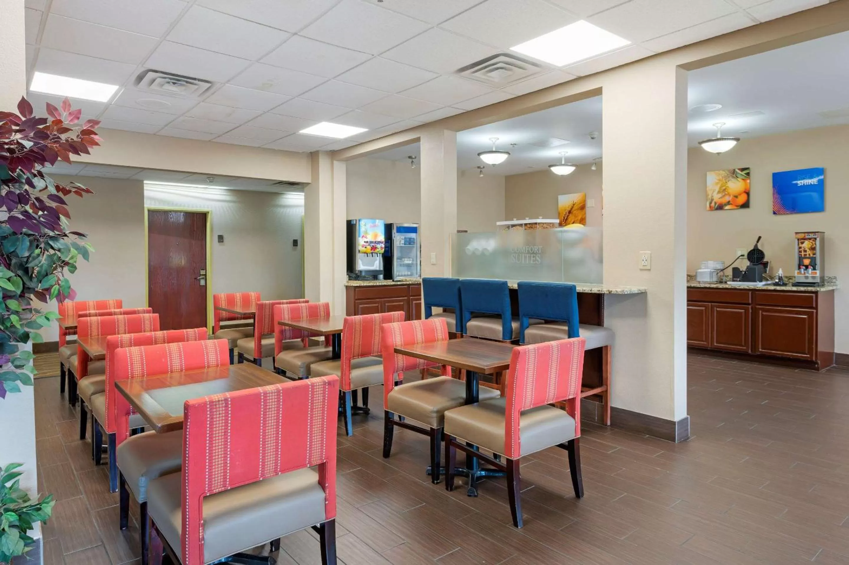 Restaurant/places to eat in Comfort Suites Miamisburg - Dayton South