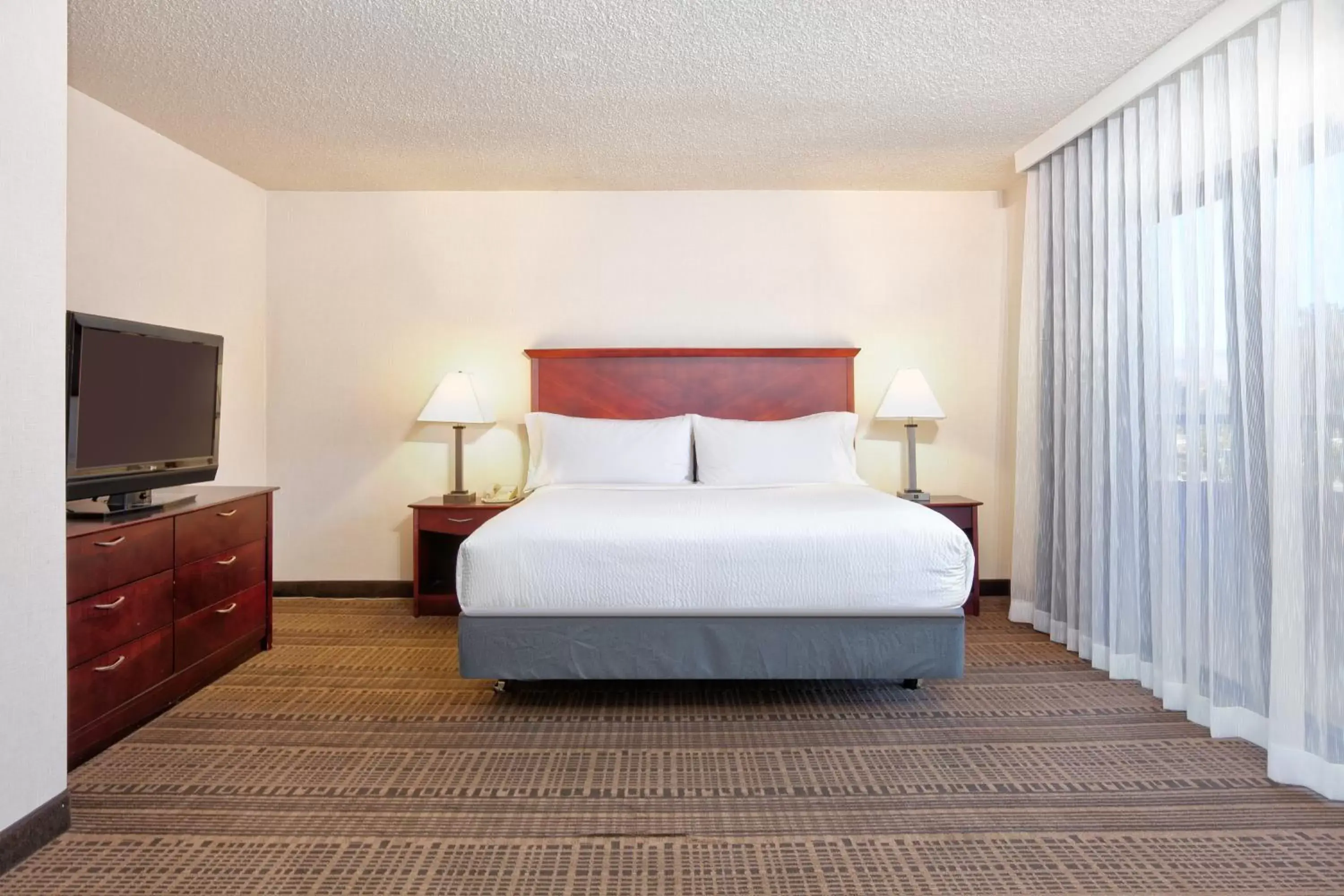 Bedroom, Bed in Holiday Inn & Suites Santa Maria, an IHG Hotel